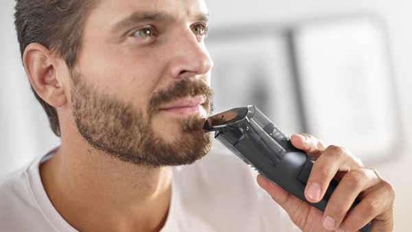 PHILIPS BEARDTRIMMER SERIES 7000, VACUUM