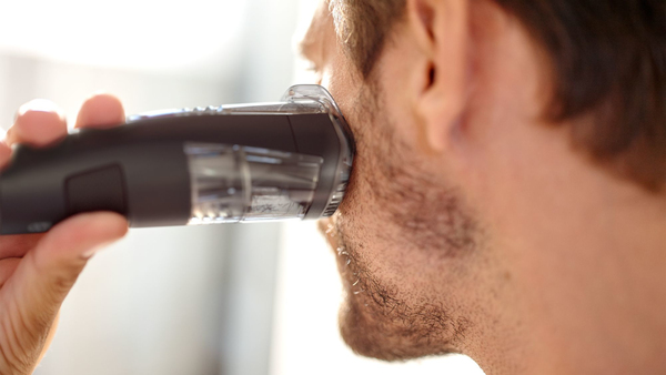 PHILIPS BEARDTRIMMER SERIES 7000, VACUUM