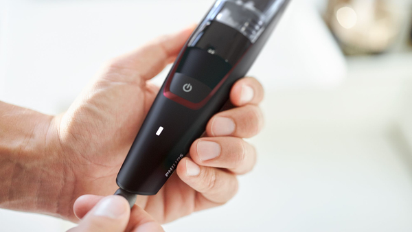 PHILIPS BEARDTRIMMER SERIES 7000, VACUUM