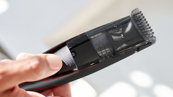 PHILIPS BEARDTRIMMER SERIES 7000, VACUUM