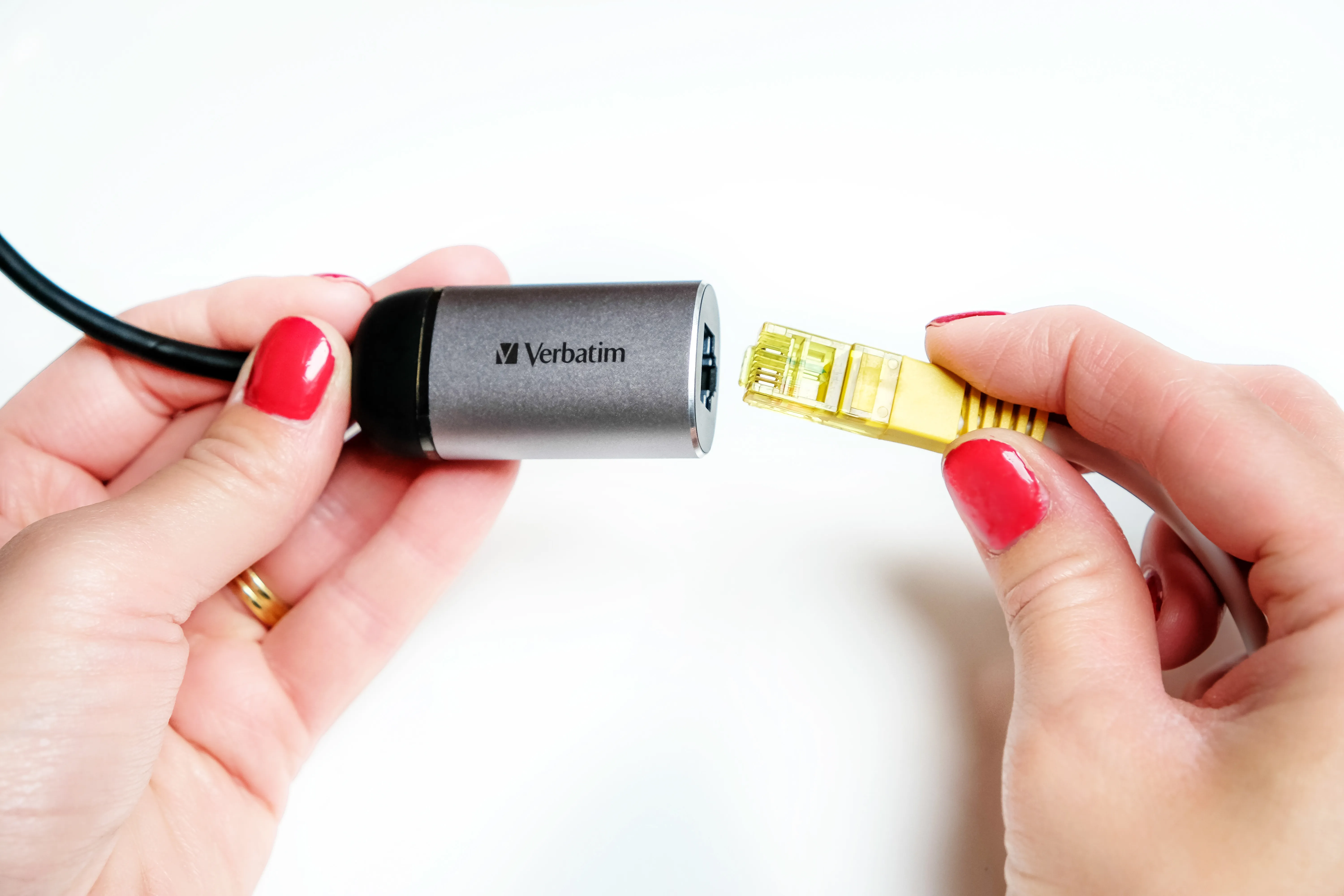 USB-C TO GIGABIT ETHERNET