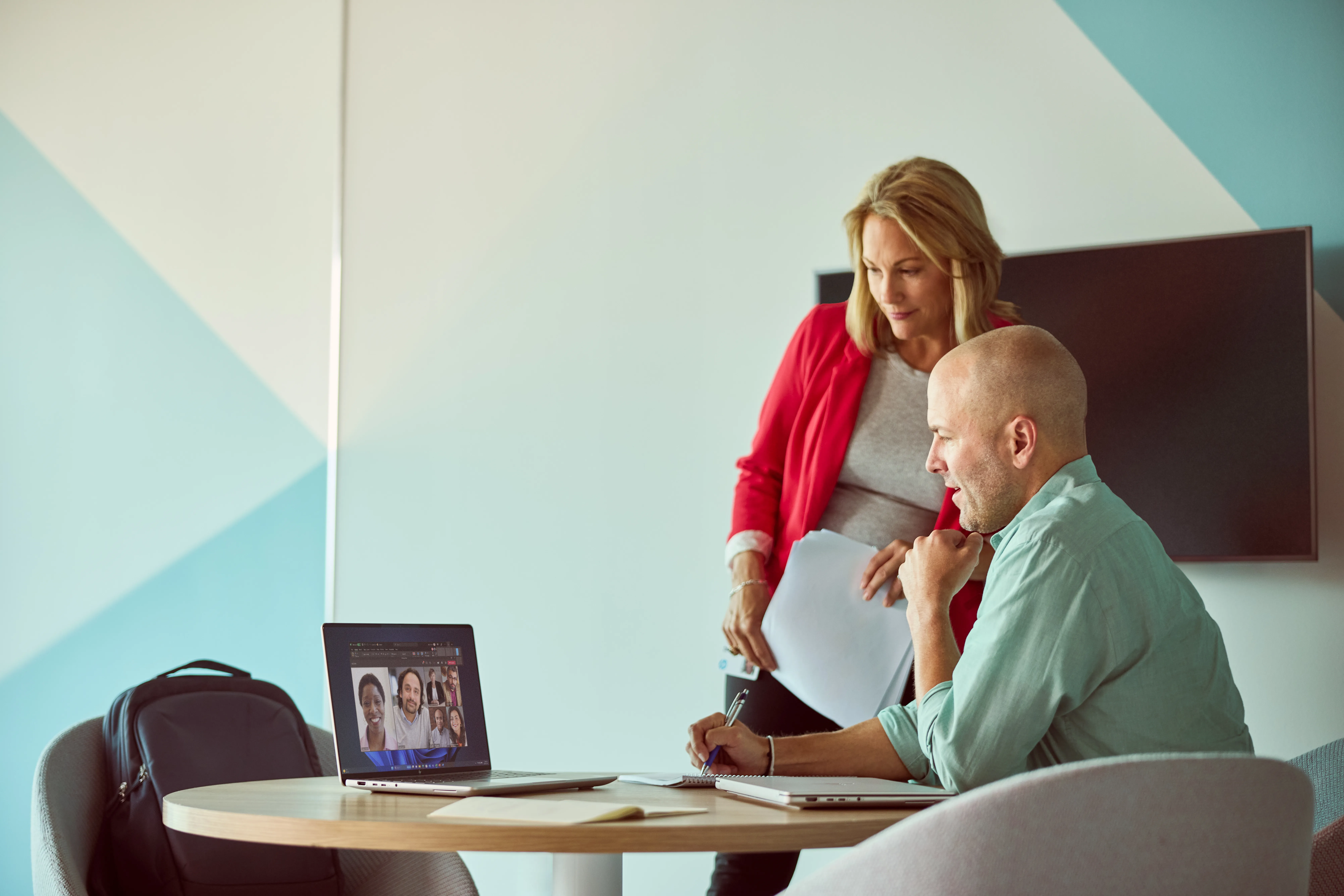 HP EliteBook X G1a 14" AI 9 HX 375, 64 Gt, 1 Tt SSD, Win 11 Pro -kannettava, hopea