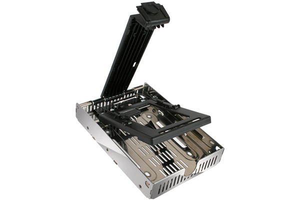 ICY DOCK kiintolevysovitin 2,5" - 3,5" SAS, 6 Gb/s, hop/mu