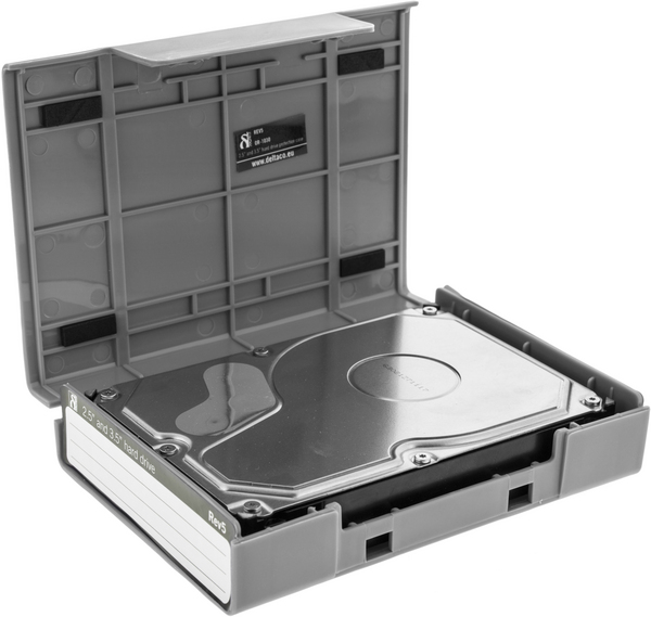 muovikotelo 1x3,5" tai 4x2,5" SATA-levyille, pinottava, har