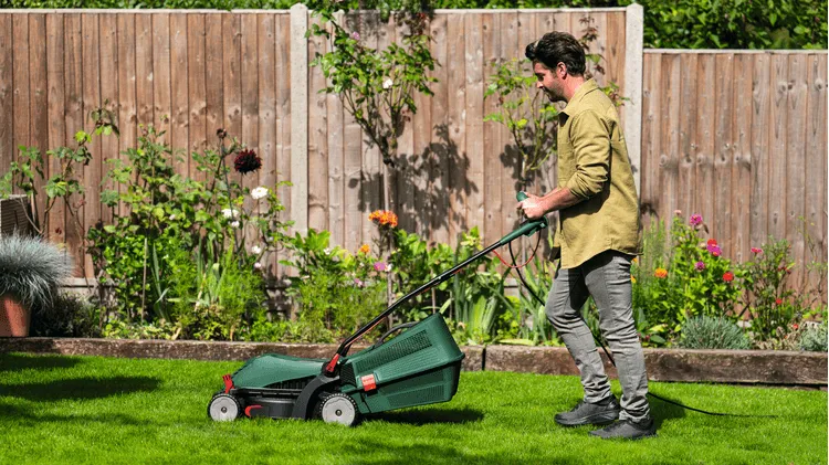 Bosch UniversalRotak 34-405 - elgräsklippare