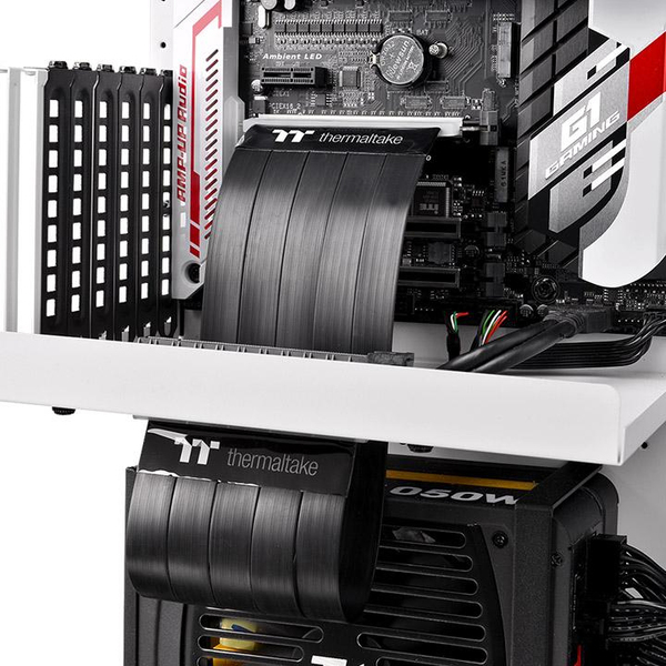 Thermaltake TT Premium PCI-E 3.0 -jatkin, 30 cm, musta
