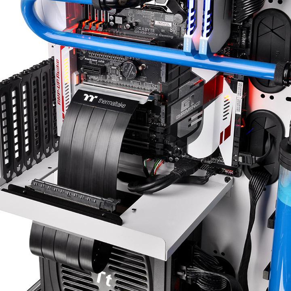Thermaltake TT Premium PCI-E 3.0 -jatkin, 30 cm, musta