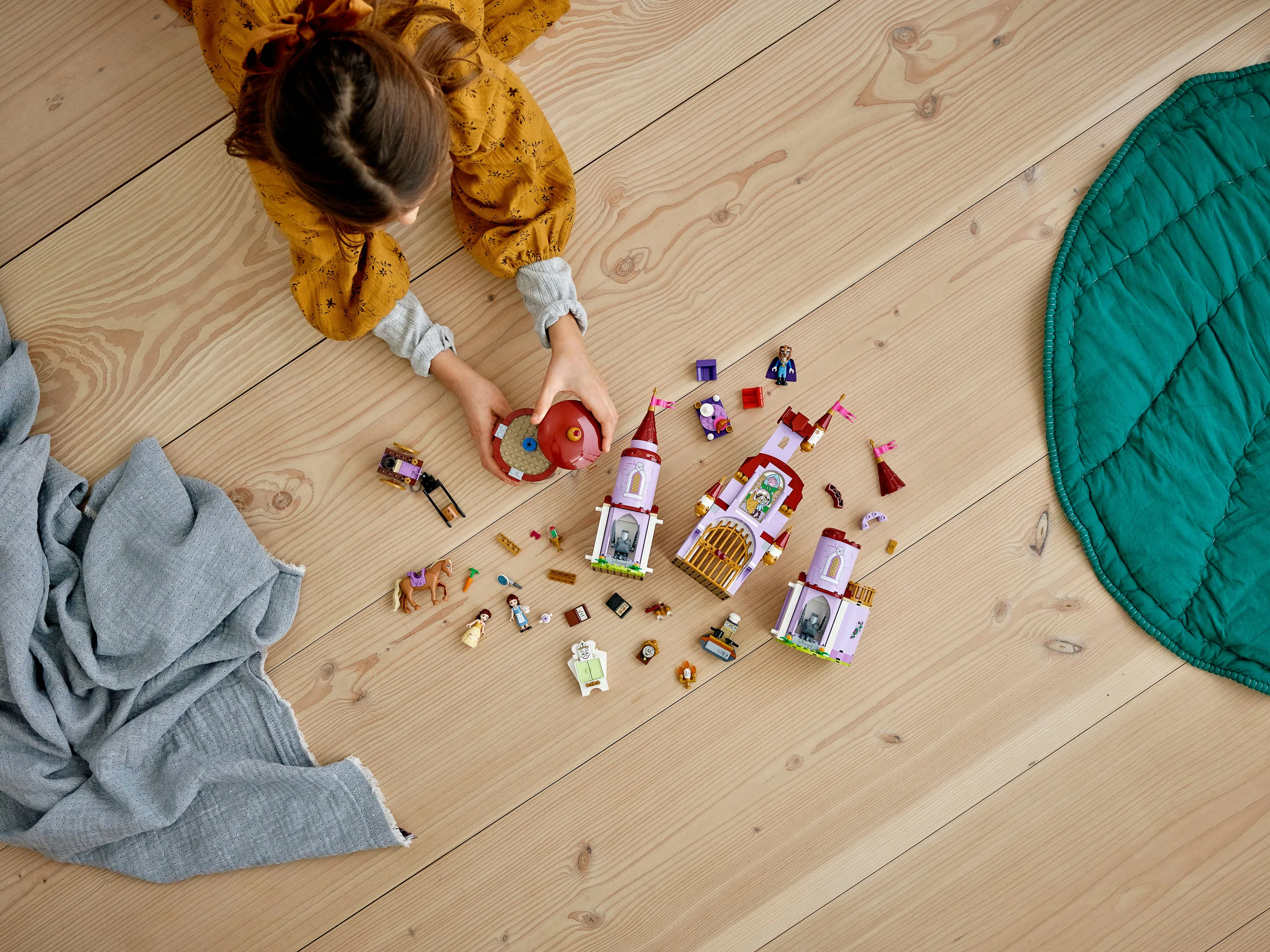 Lego Disney Belle and the Beast&rsquo;s Castle 43196