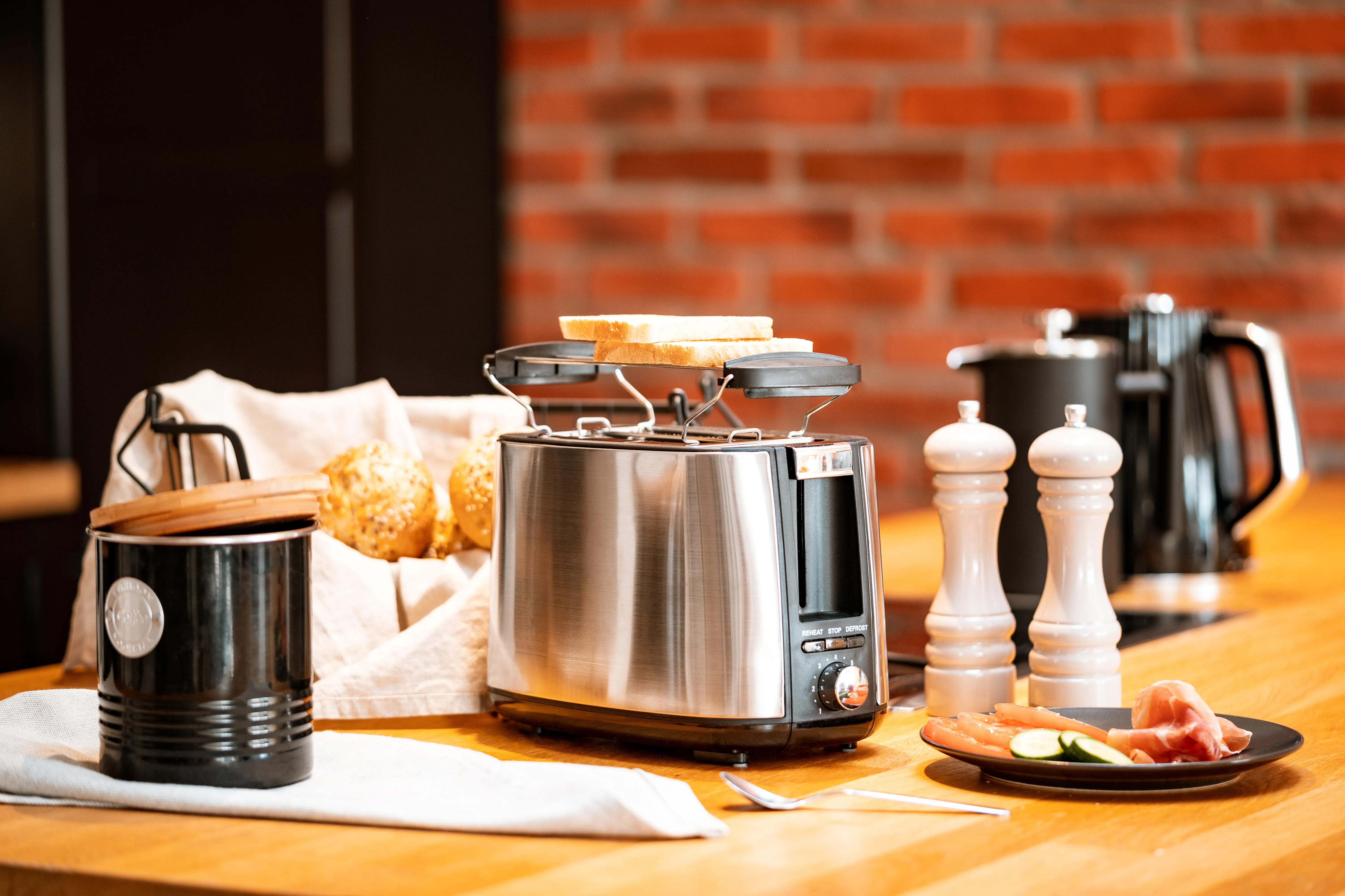 Adler AD 3214 Toaster 2-Slice 900 W Stainless steel Silver