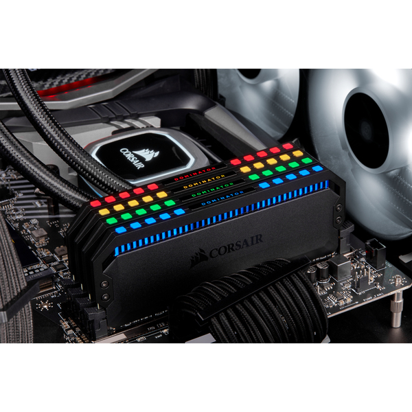 Corsair Dominator Platinum RGB 32 Gt (2 x 16 Gt) DDR4 3466 MHz, CL16 -muisti, Musta
