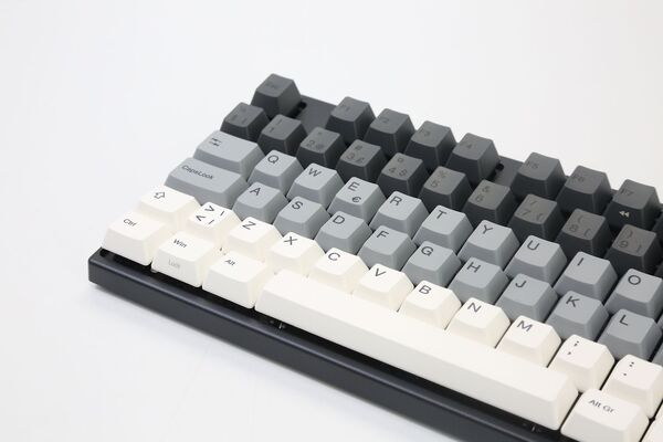 Varmilo VEA88 Yakumo V2 TKL MX Silent Red - speltangentbord, gr&aring;/vit