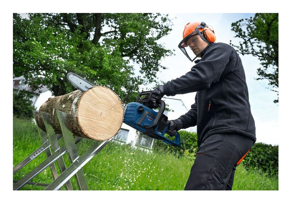 Bosch GKE 18V-40 solo - battery chainsaw