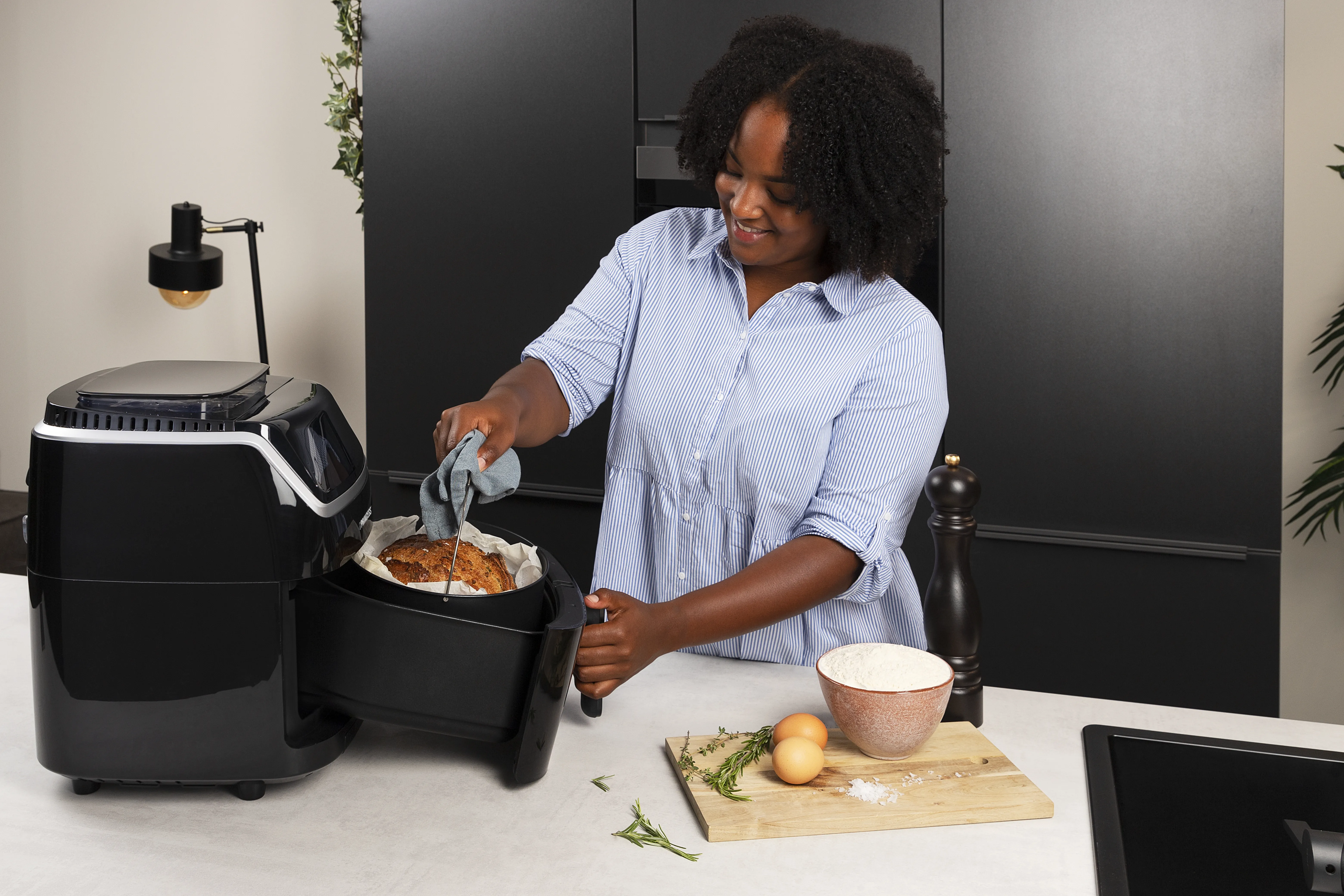 Princess Aerofryer with steam- airfryer, black, 6.5l