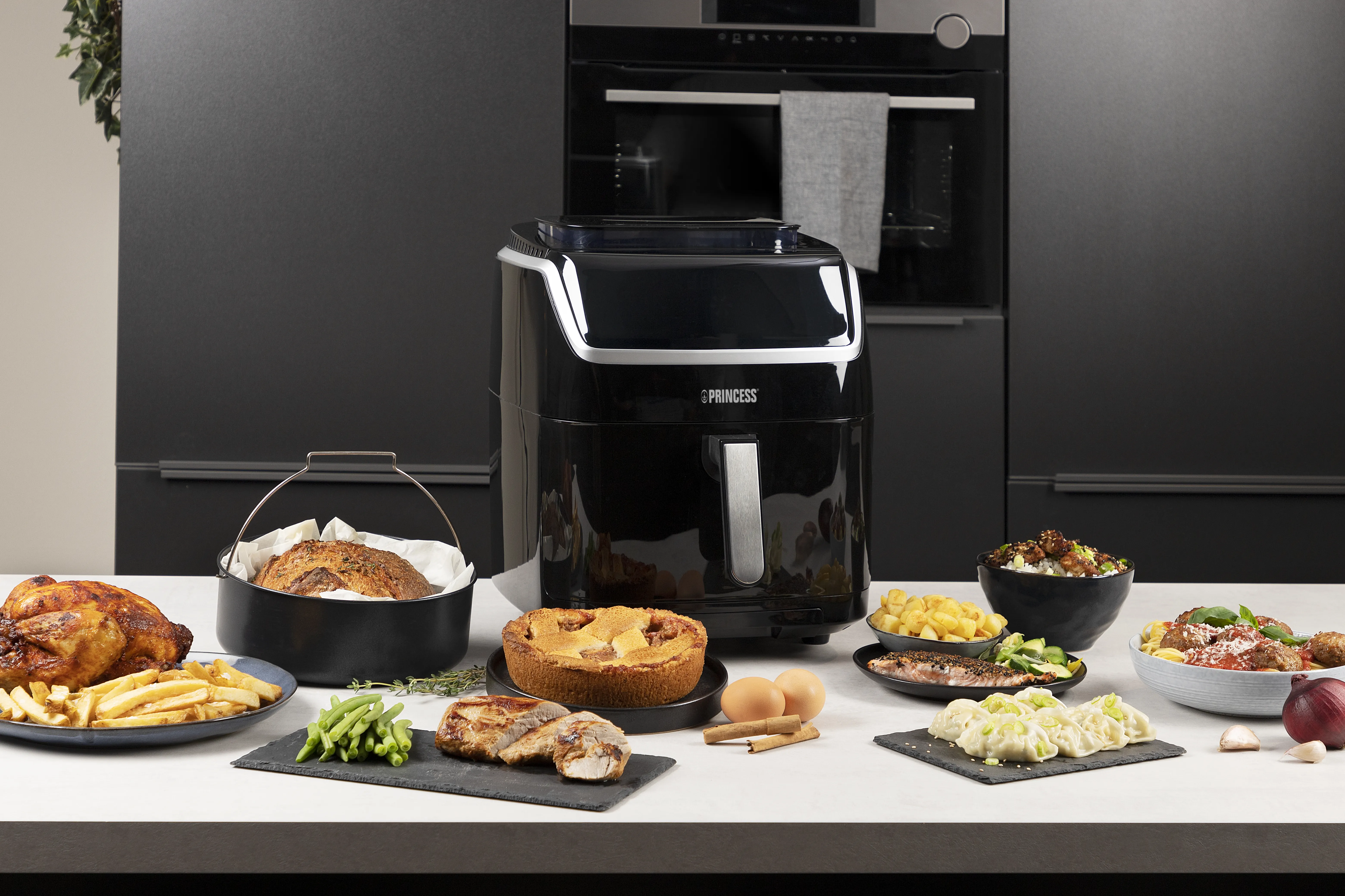 Princess Aerofryer with steam- airfryer, black, 6.5l