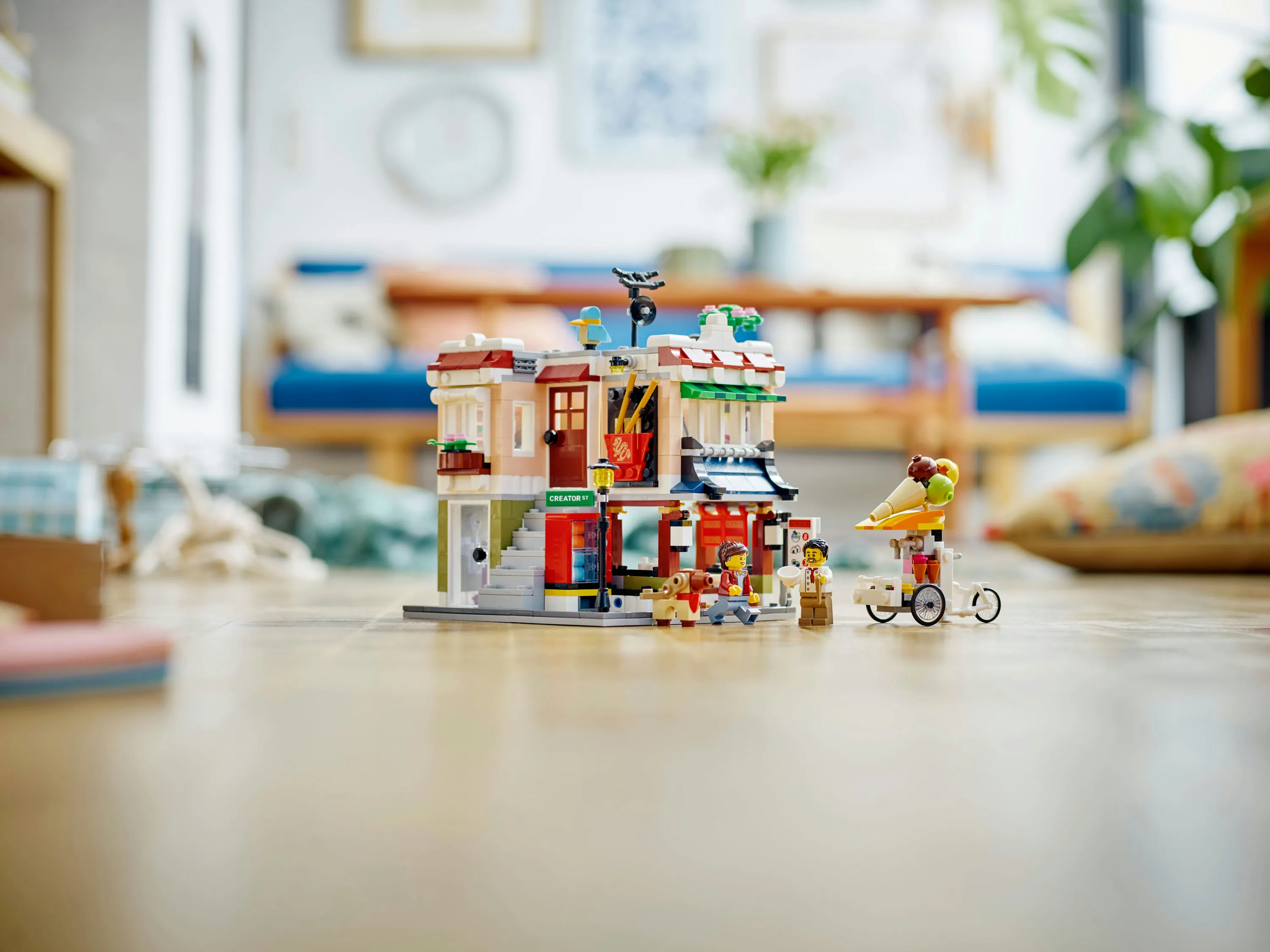 LEGO Creator 3in1 Central City Noodle Shop 31131