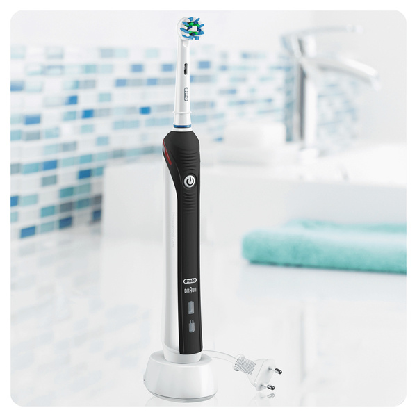 BRAUN S&Auml;HK&Ouml;HAMMASHARJA ORAL-B PRO2500 MUSTA. Litiumi-akulla ja Premium laturilla, mukana matkakotelo. CA-harjasp&auml;&auml;. 3D-teknologia, 8 800 v&auml;r&auml;hdyst&auml;, 40 000 syk&auml;