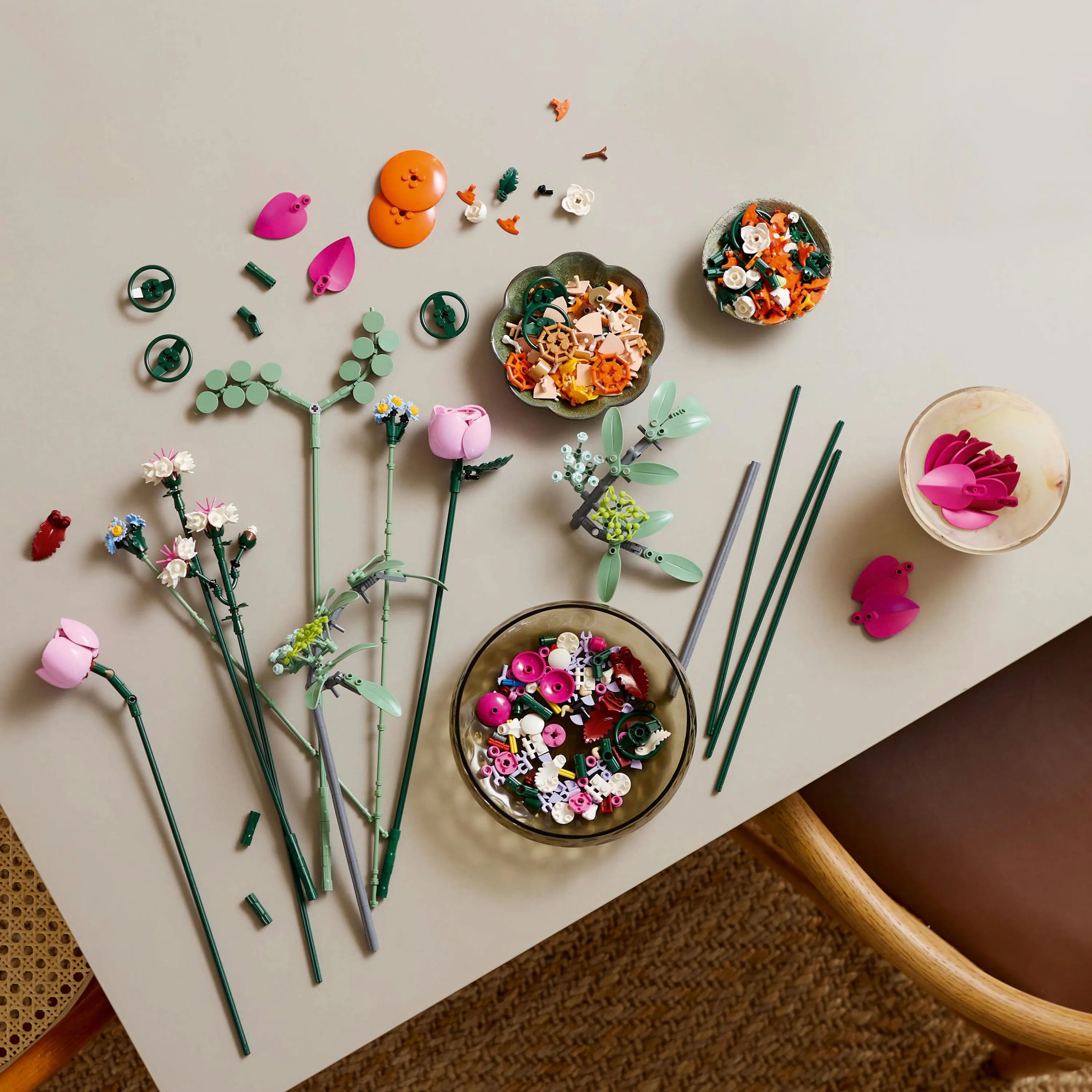 LEGO Botanicals Vacker rosa blomsterbukett 10342