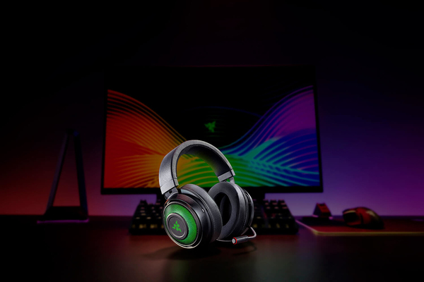 Razer - Kraken Ultimate Chroma RGB Wired THX Spatial Audio Gaming Head