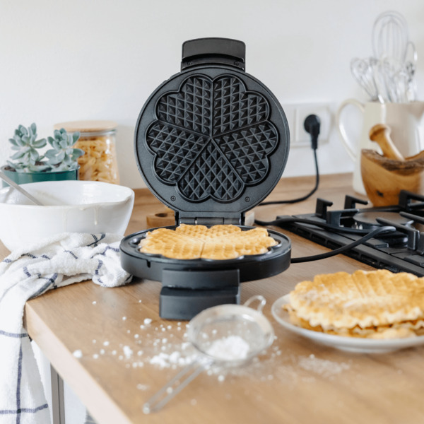 Steba WE 3 XL v&aring;ffelj&auml;rn, 900 Watt, 5 hj&auml;rtformade v&aring;fflor, svart