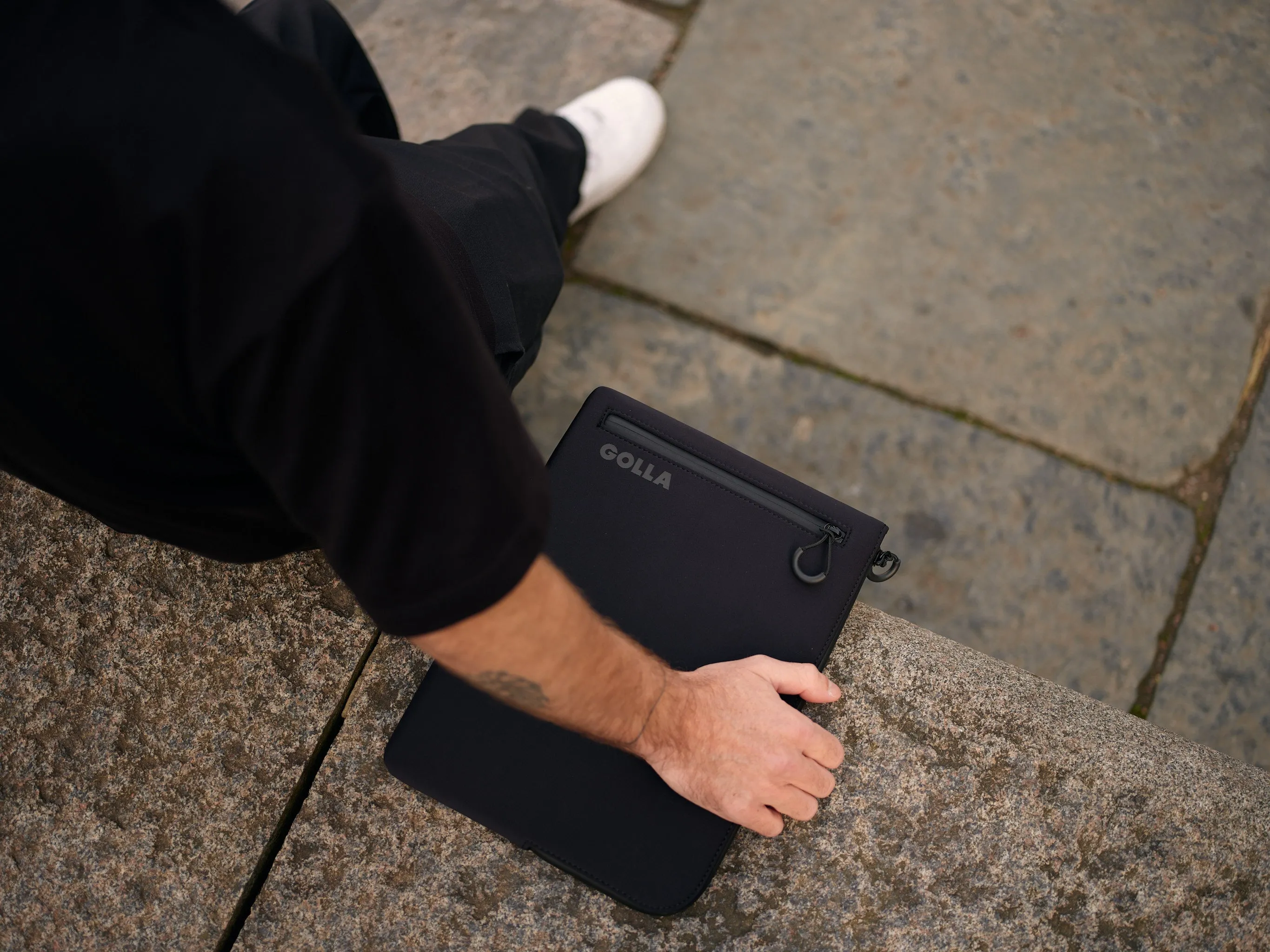 Golla Metro Neoprene -suojatasku, musta, 15"