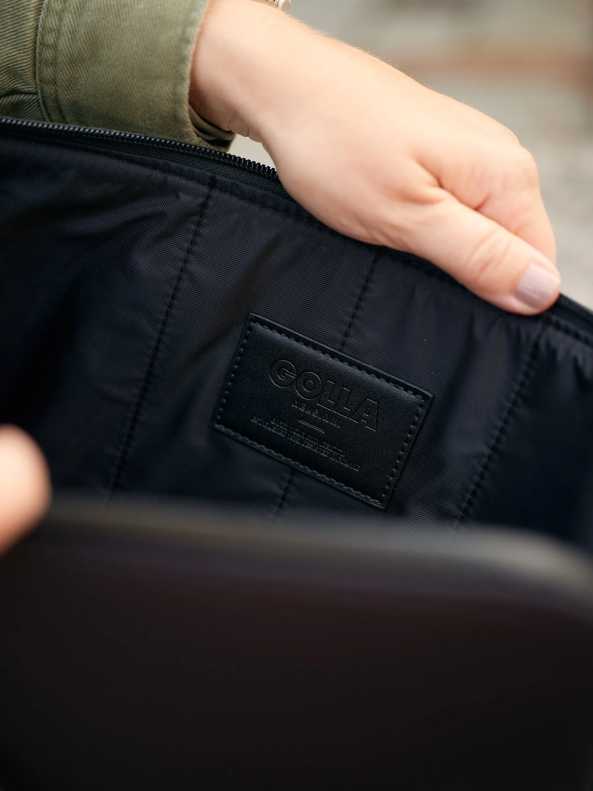 Golla Metro Neoprene -suojatasku, musta, 15"