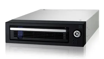 ICY DOCK 1x 2.5"/3.5" SATA in 1x 5.25" bay mobile rack 40mm fan keyloc