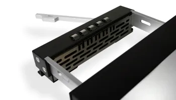 ICY DOCK 1x 2.5"/3.5" SATA in 1x 5.25" bay mobile rack 40mm fan keyloc