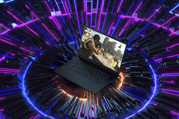 Razer 15.6&quot; Blade, 16GB / 512 GB SSD M.2, RTX 2070 Max-Q, Win 10 Home - gaming notebook, Black