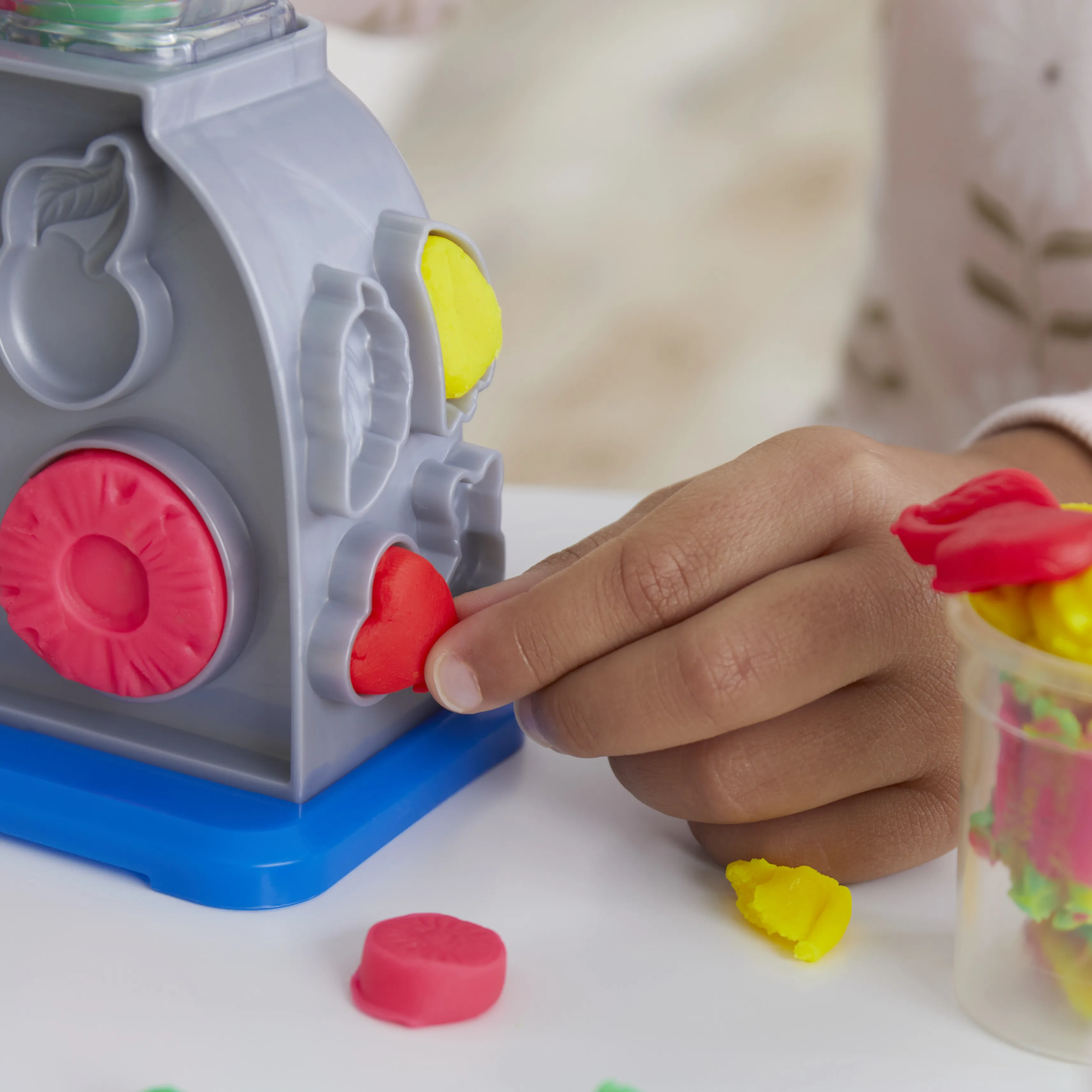 Play-Doh Kitchen Creations Playset Swirlin Smoothies Blender