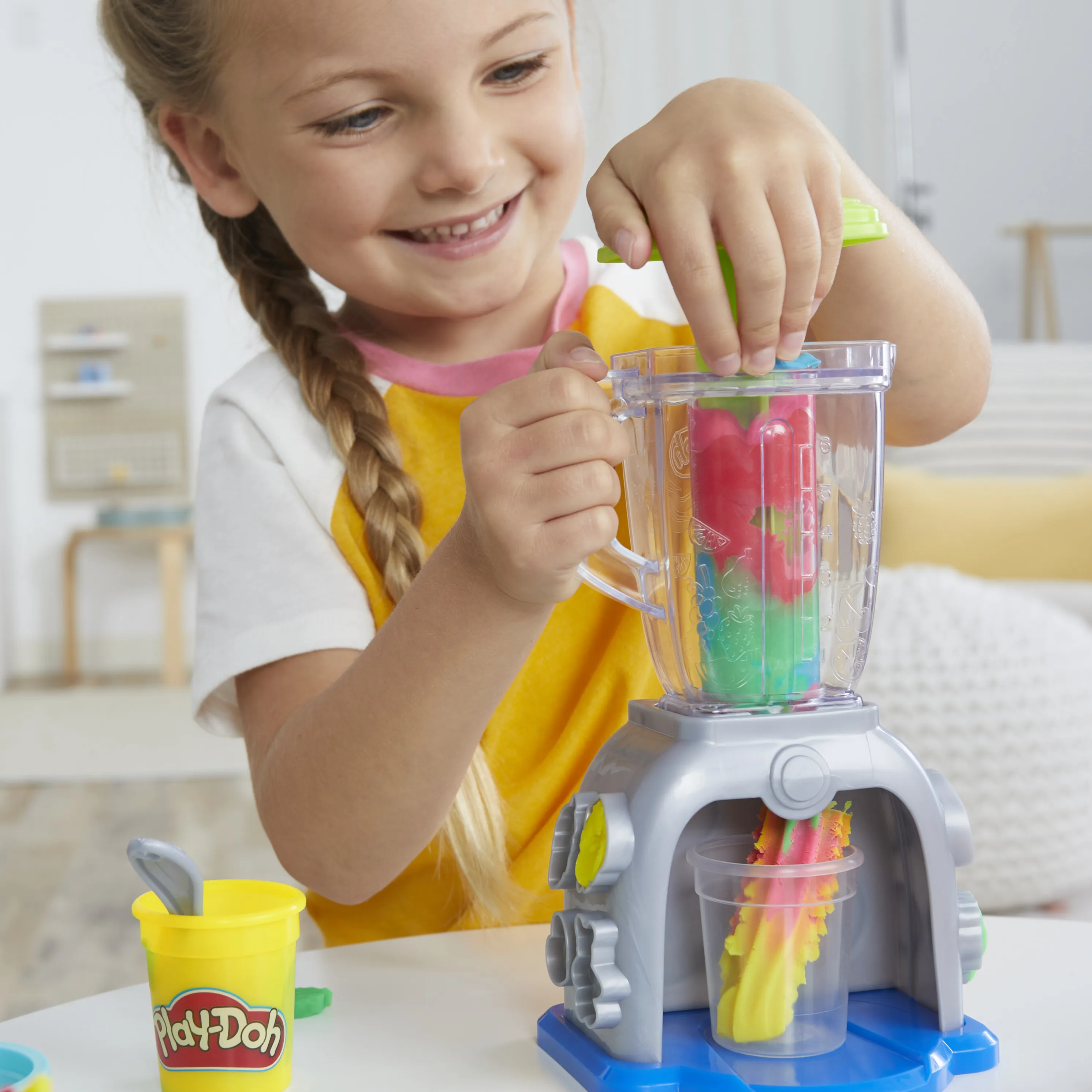Play-Doh Kitchen Creations Playset Swirlin Smoothies Blender