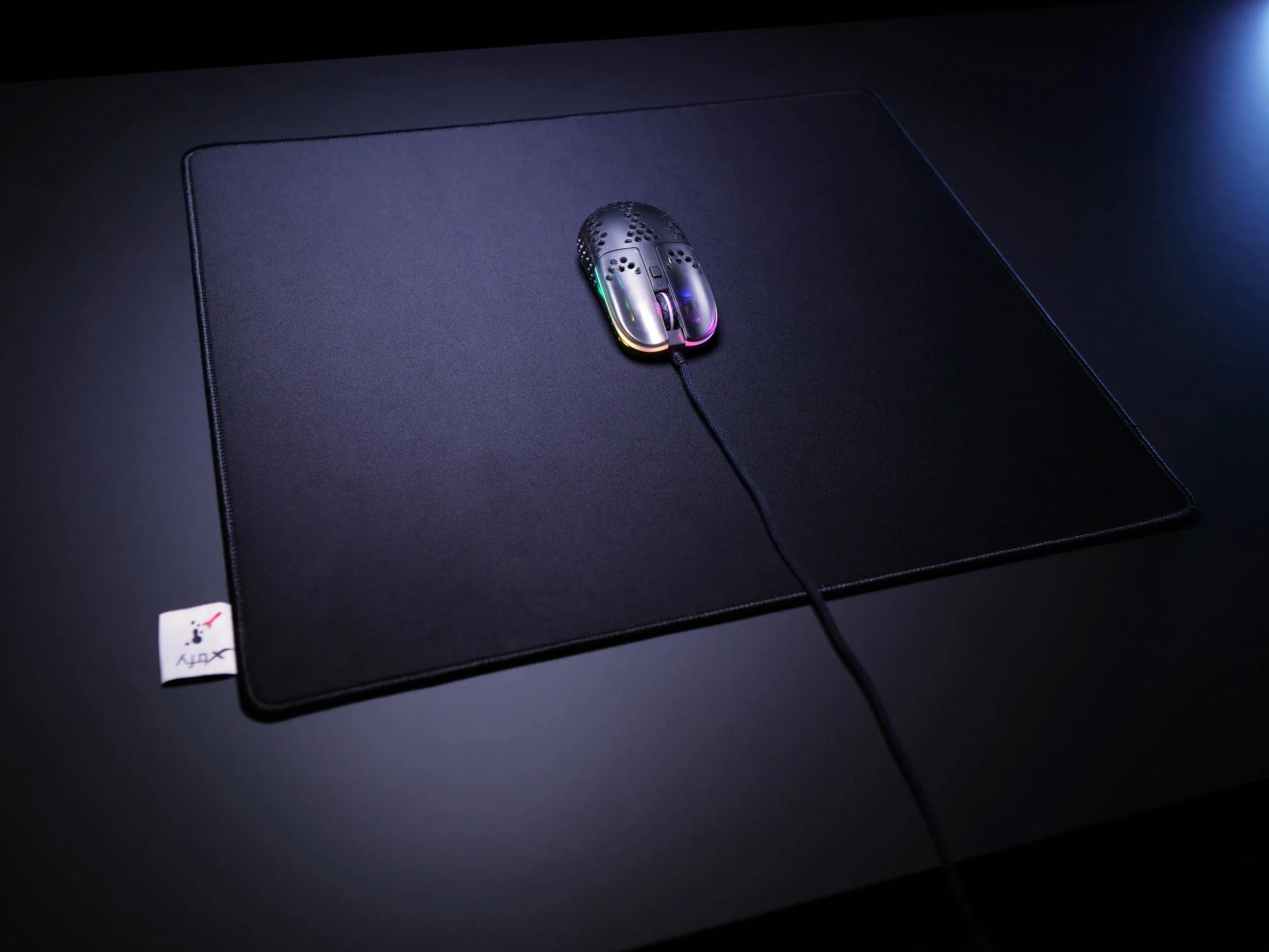 Xtrfy GPZ1 Zy's Damage Large - gaming mousepad, black