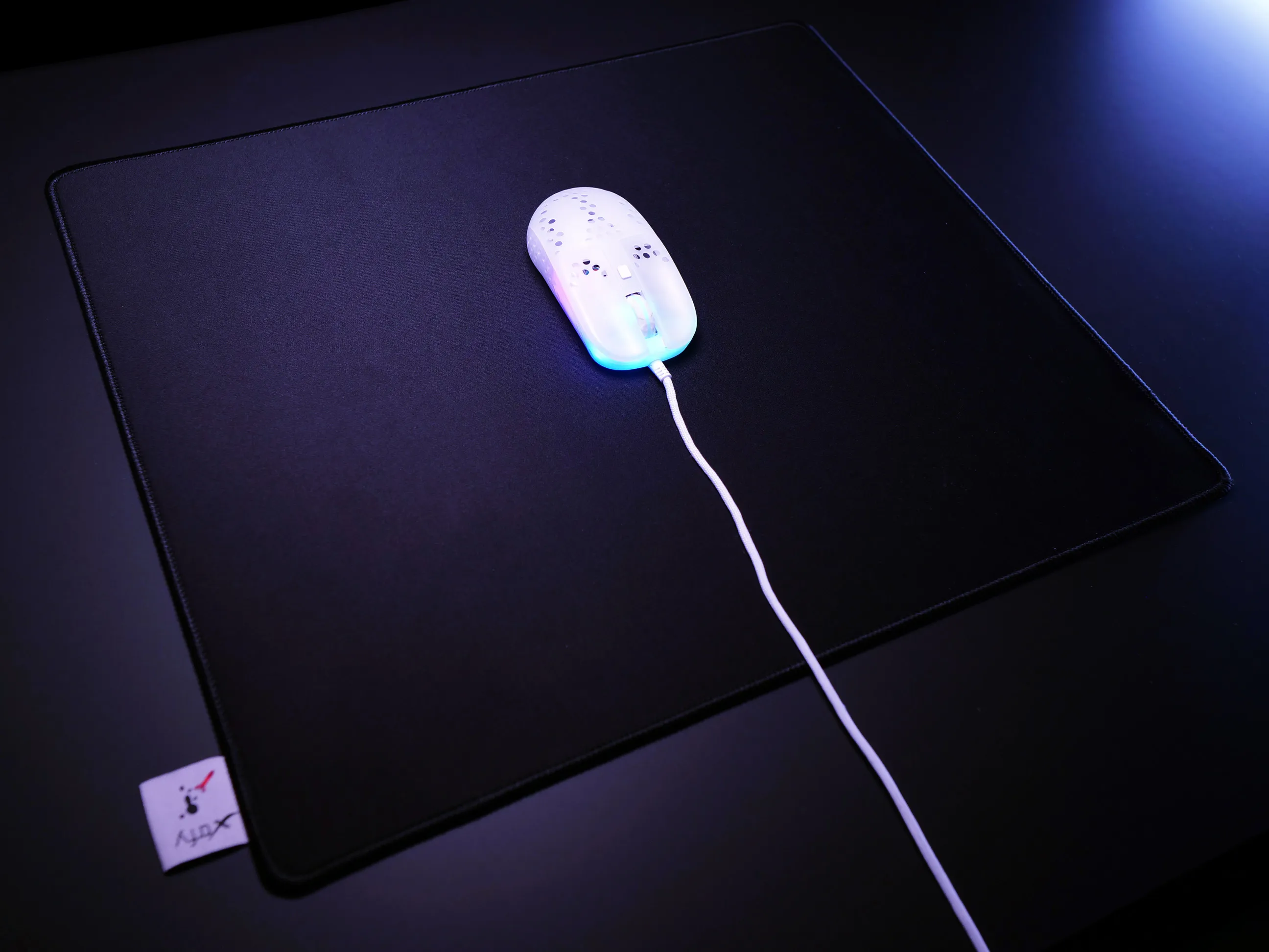 Xtrfy GPZ1 Zy's Damage Large - gaming mousepad, black