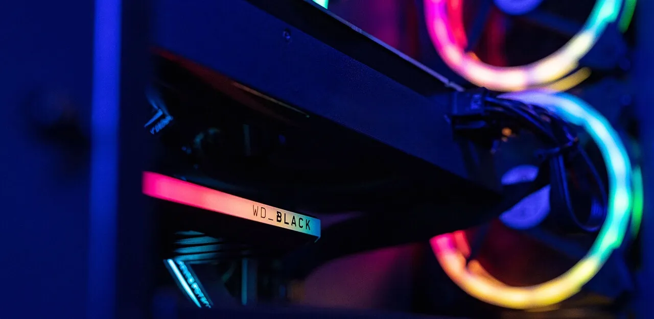 WD_BLACK AN1500 1TB PCIe 3.0 x8 SSD with Heatsink