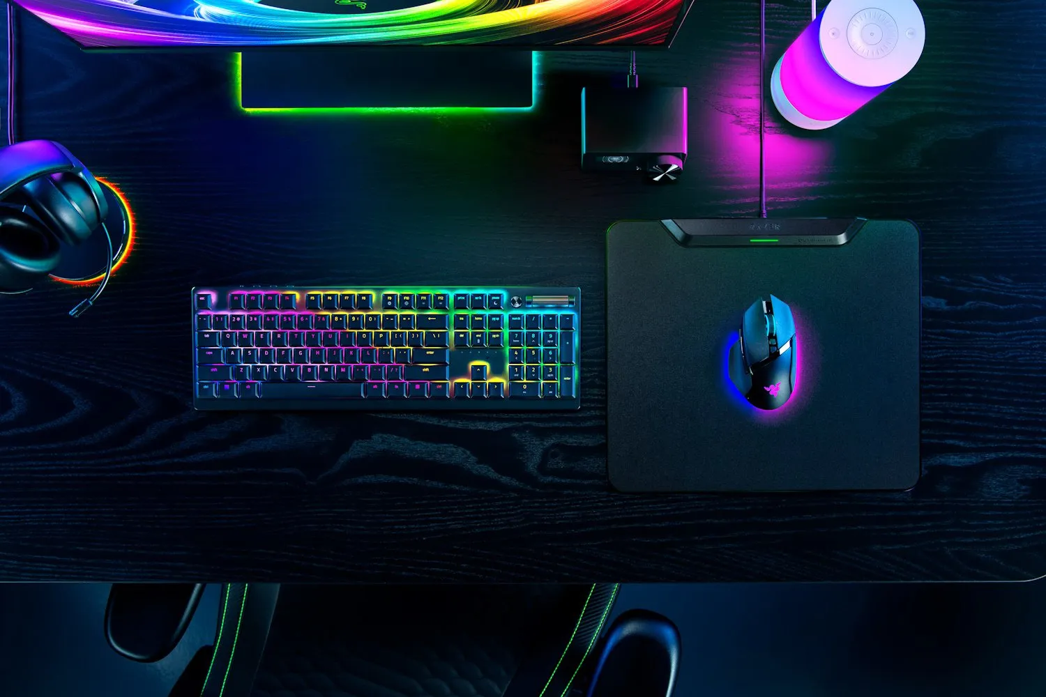 Razer HyperFlux V2 Wireless Charging System Hard Edition Gaming Mousepad with Wireless Charger, 360x311 mm, Black