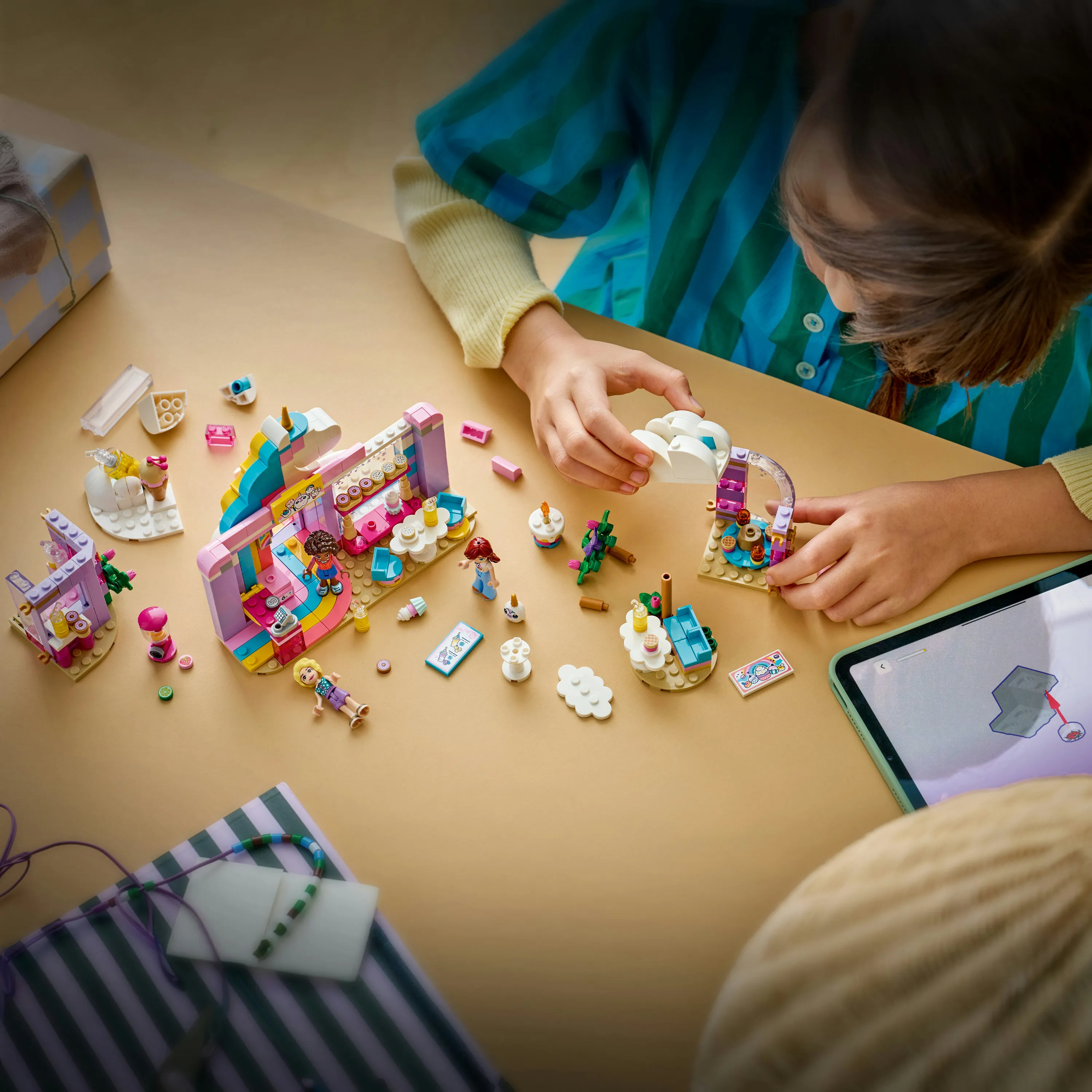 LEGO Friends Dr&ouml;mmigt enh&ouml;rningskaf&eacute; 42684