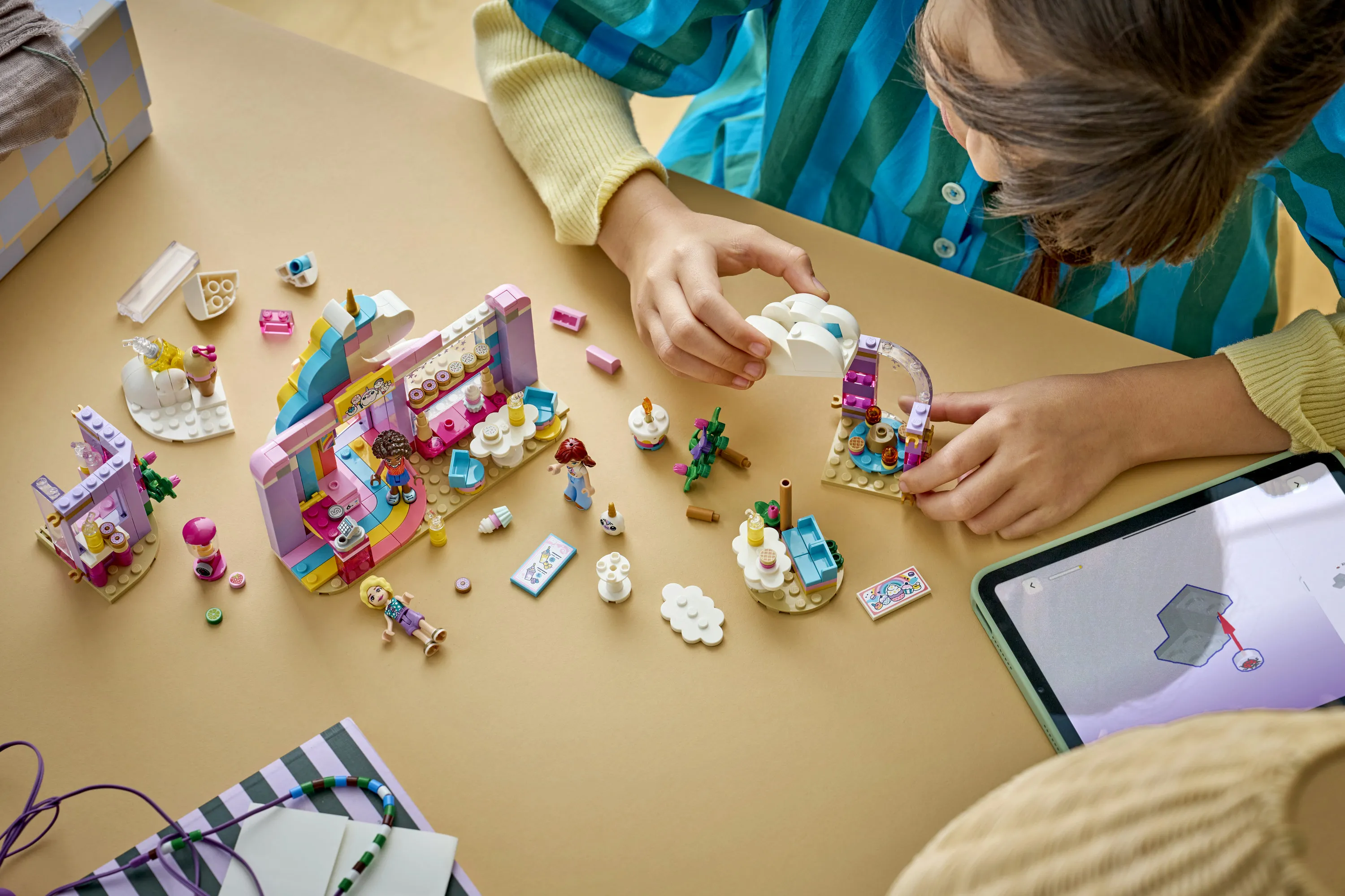 LEGO Friends Dr&ouml;mmigt enh&ouml;rningskaf&eacute; 42684