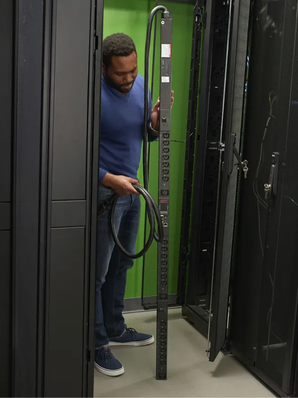 APC Rack PDU 9000 Switched ZeroU 32A