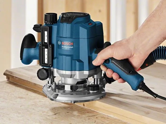 Bosch GOF 1250 CE Professional - &ouml;verfr&auml;s, 1250W