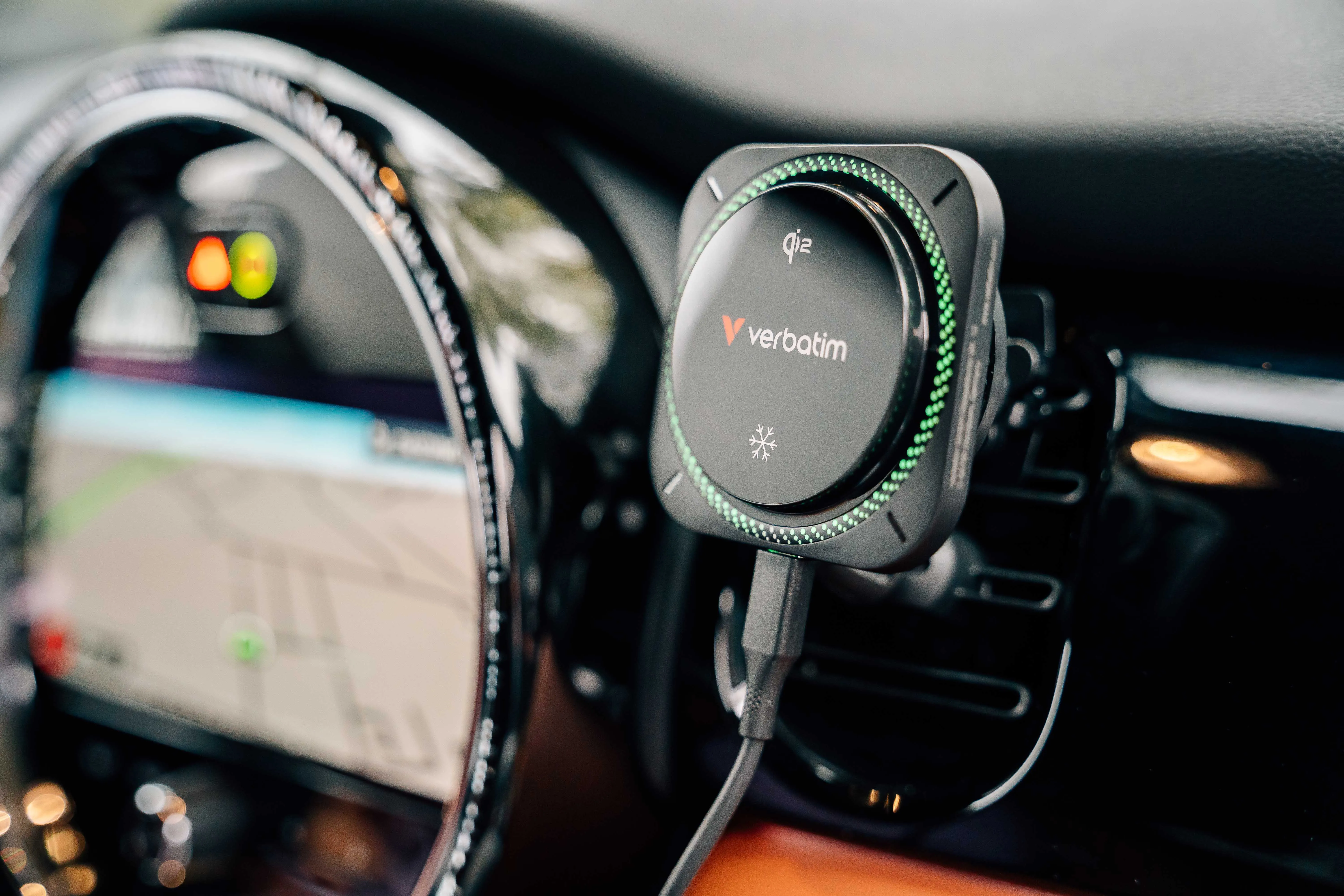 Verbatim Charge 'n' Drive Qi2 Magnetic RGB - tr&aring;dl&ouml;s billaddare