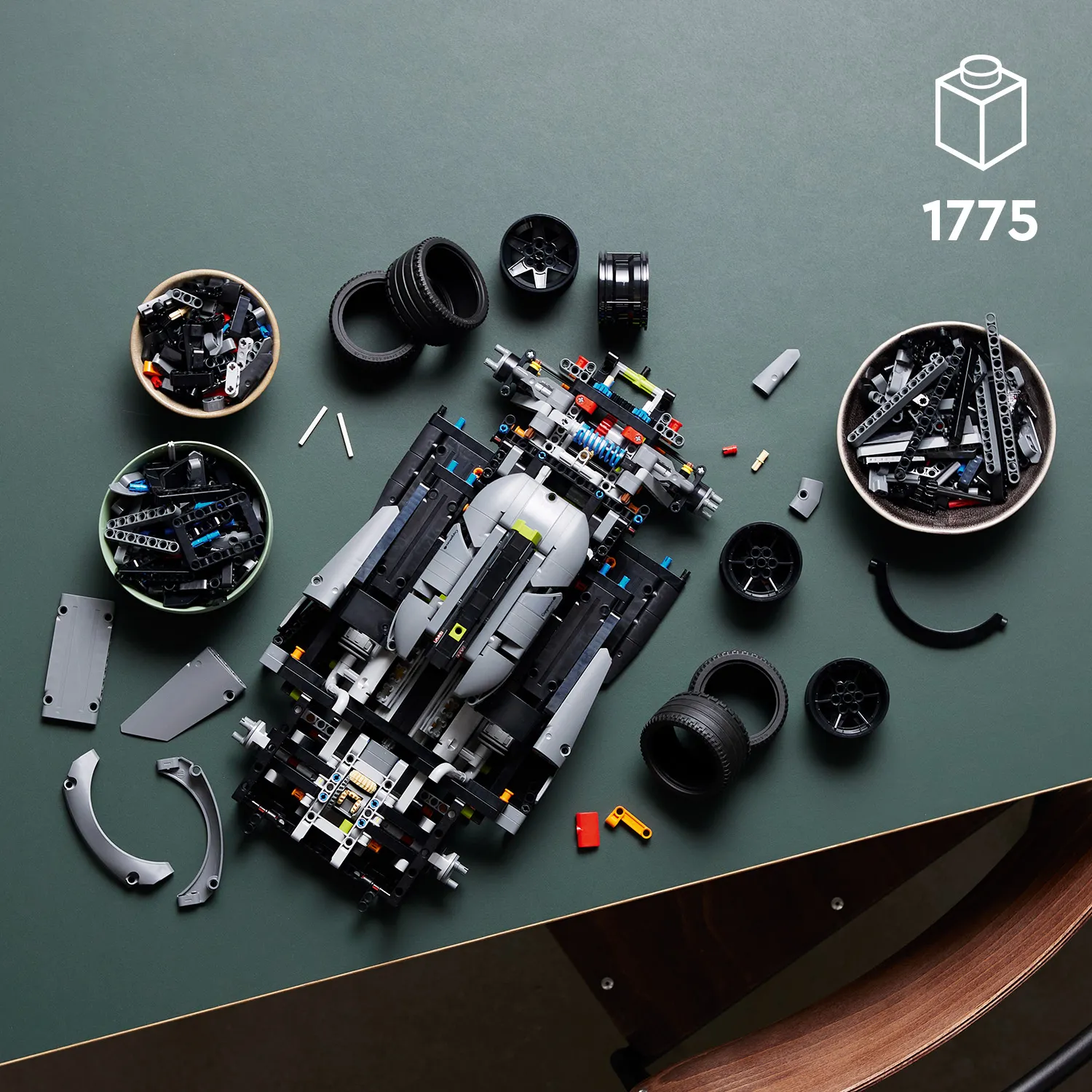 LEGO Technic Peugeot 9X8 24H Le Mans Hybrid Hypercar 42156