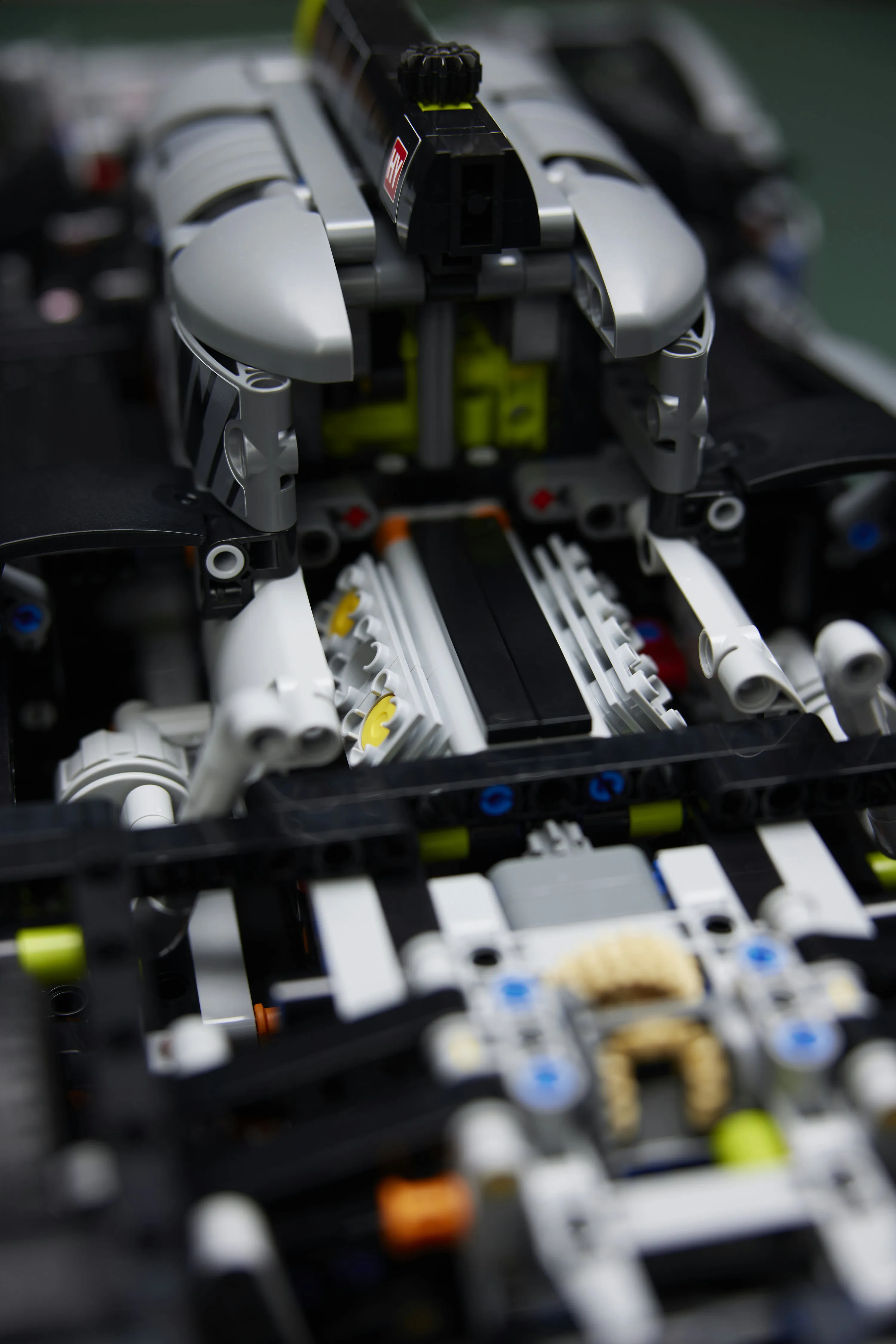 LEGO Technic Peugeot 9X8 24H Le Mans Hybrid Hypercar 42156