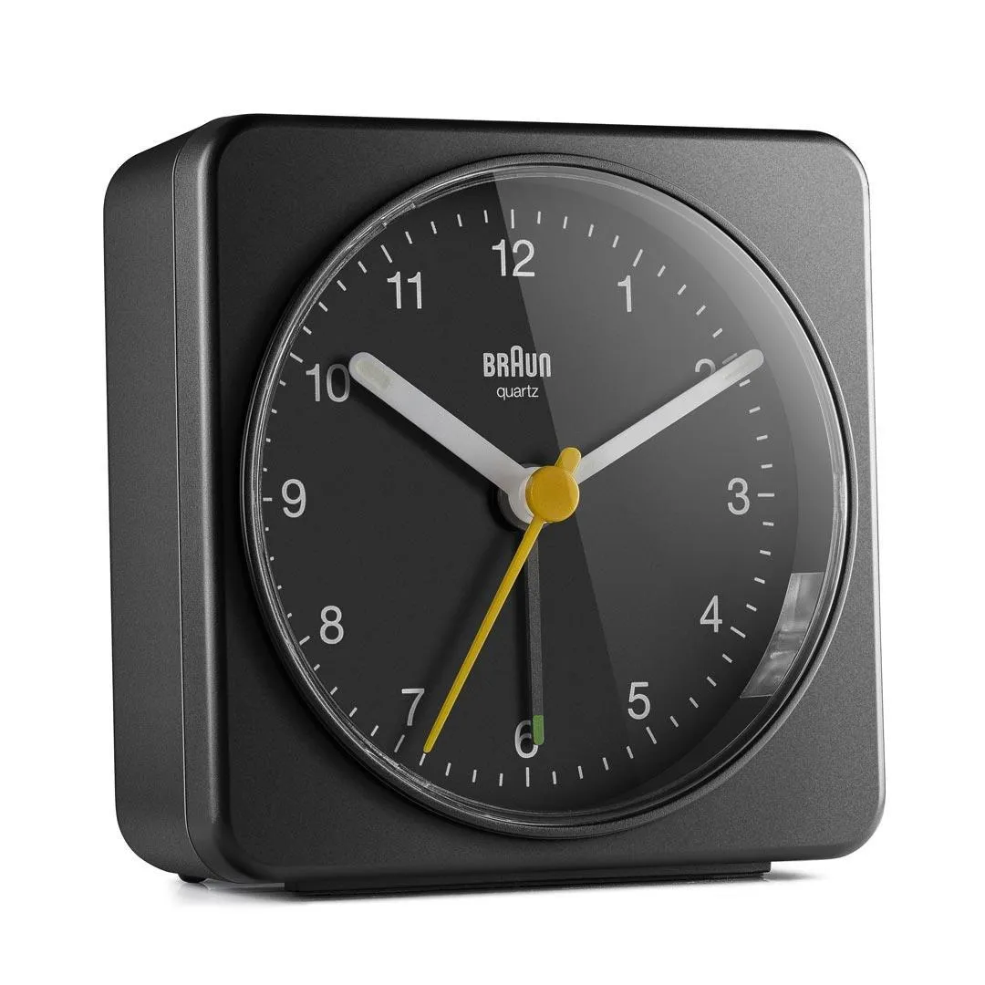 Braun BC 03 B analog kvartsv&auml;ckarklocka - svart