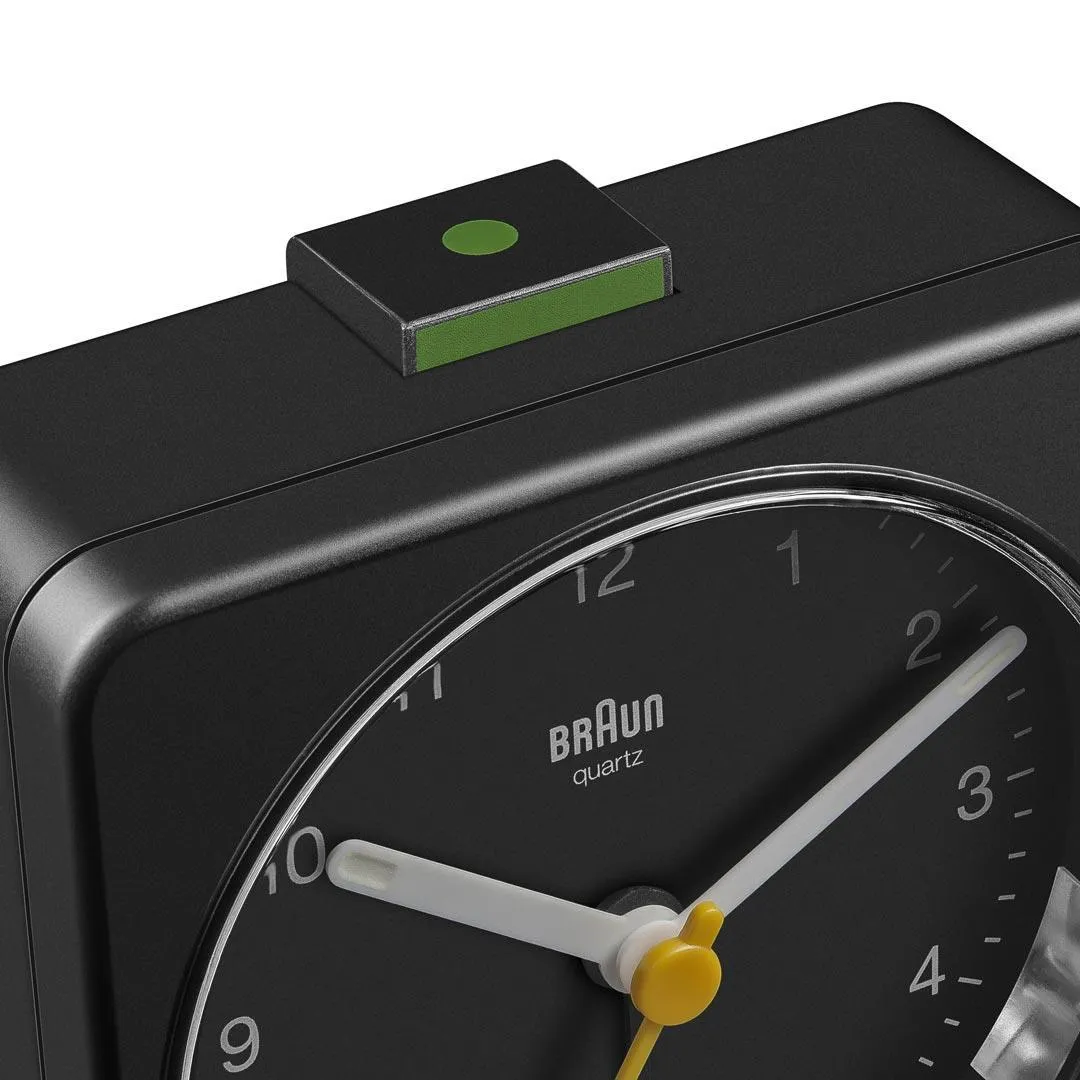 Braun BC 03 B analog kvartsv&auml;ckarklocka - svart