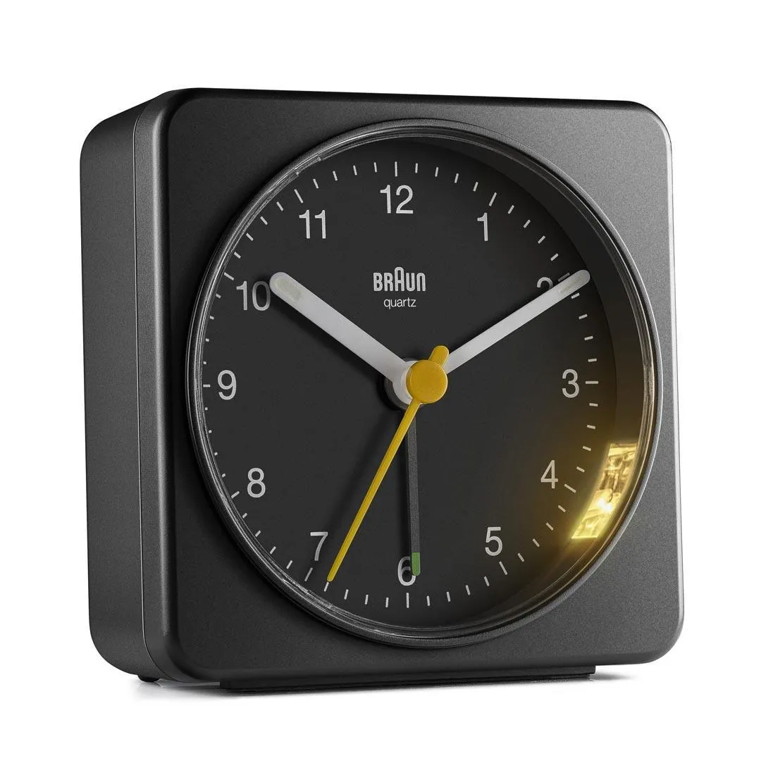 Braun BC 03 B analog kvartsv&auml;ckarklocka - svart