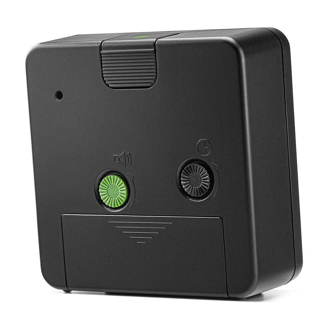 Braun BC 03 B analog kvartsv&auml;ckarklocka - svart