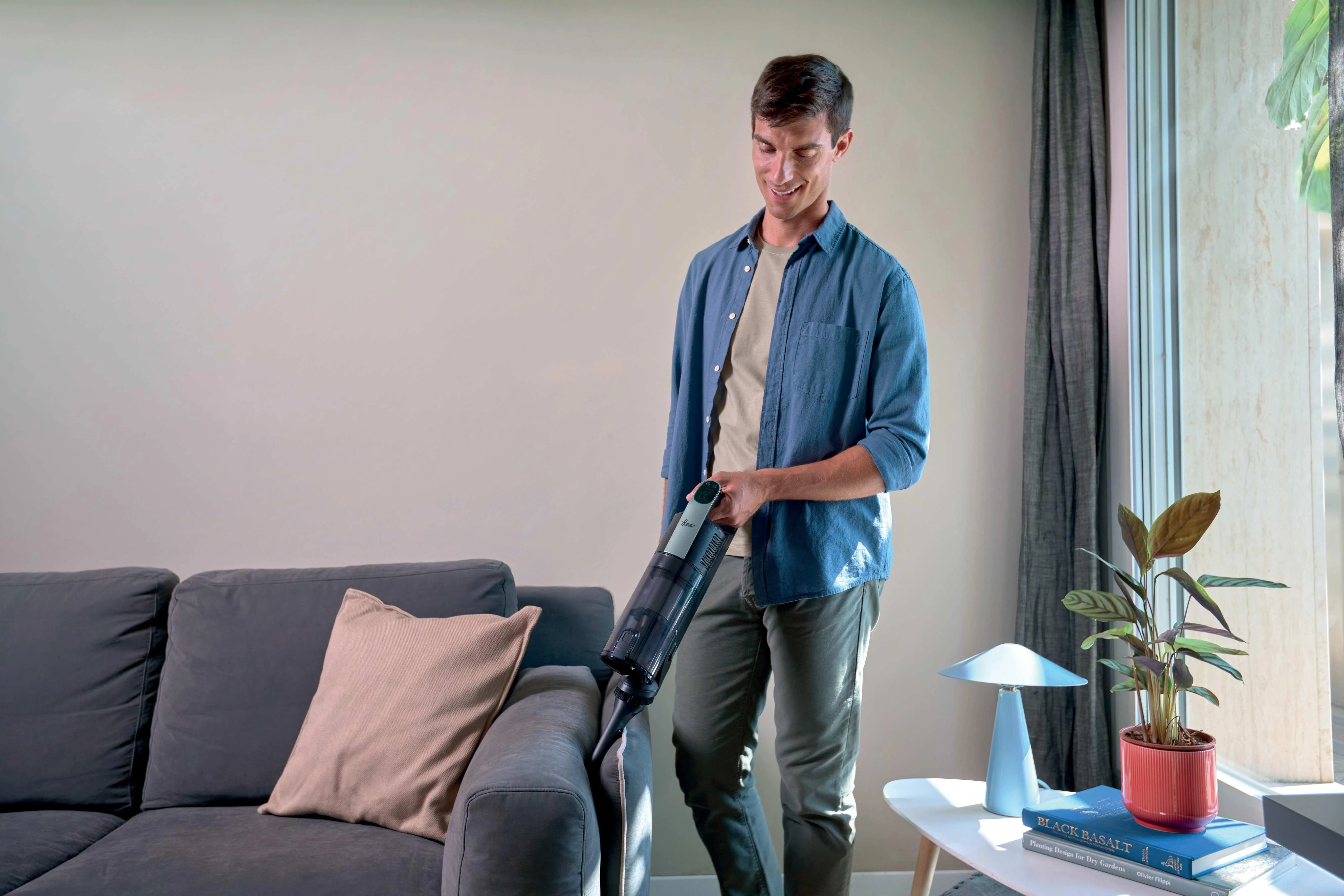 Hoover HF3 Pro Stick vacuum cleaner, Black/Silver