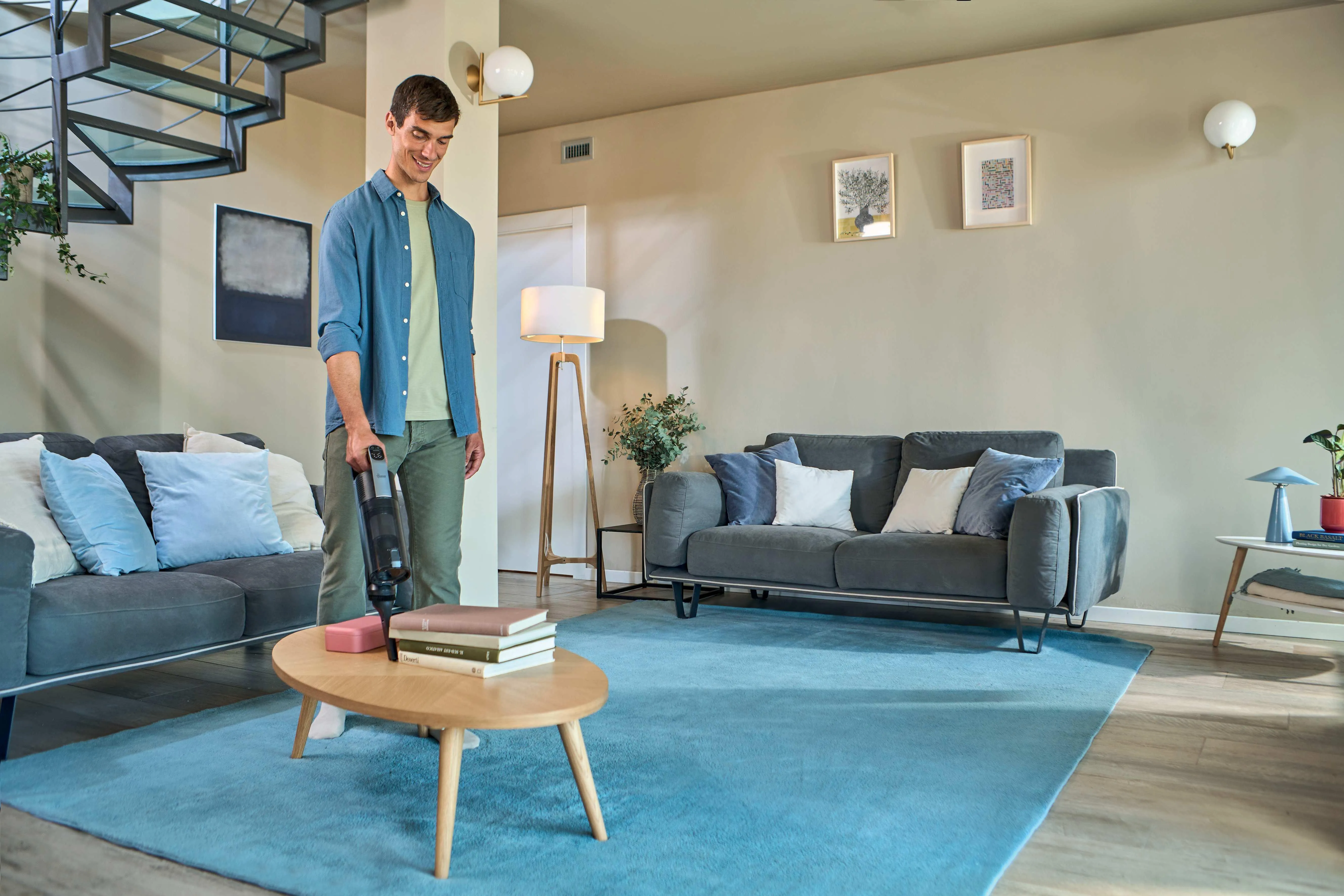 Hoover HF3 Pro Stick vacuum cleaner, Black/Silver