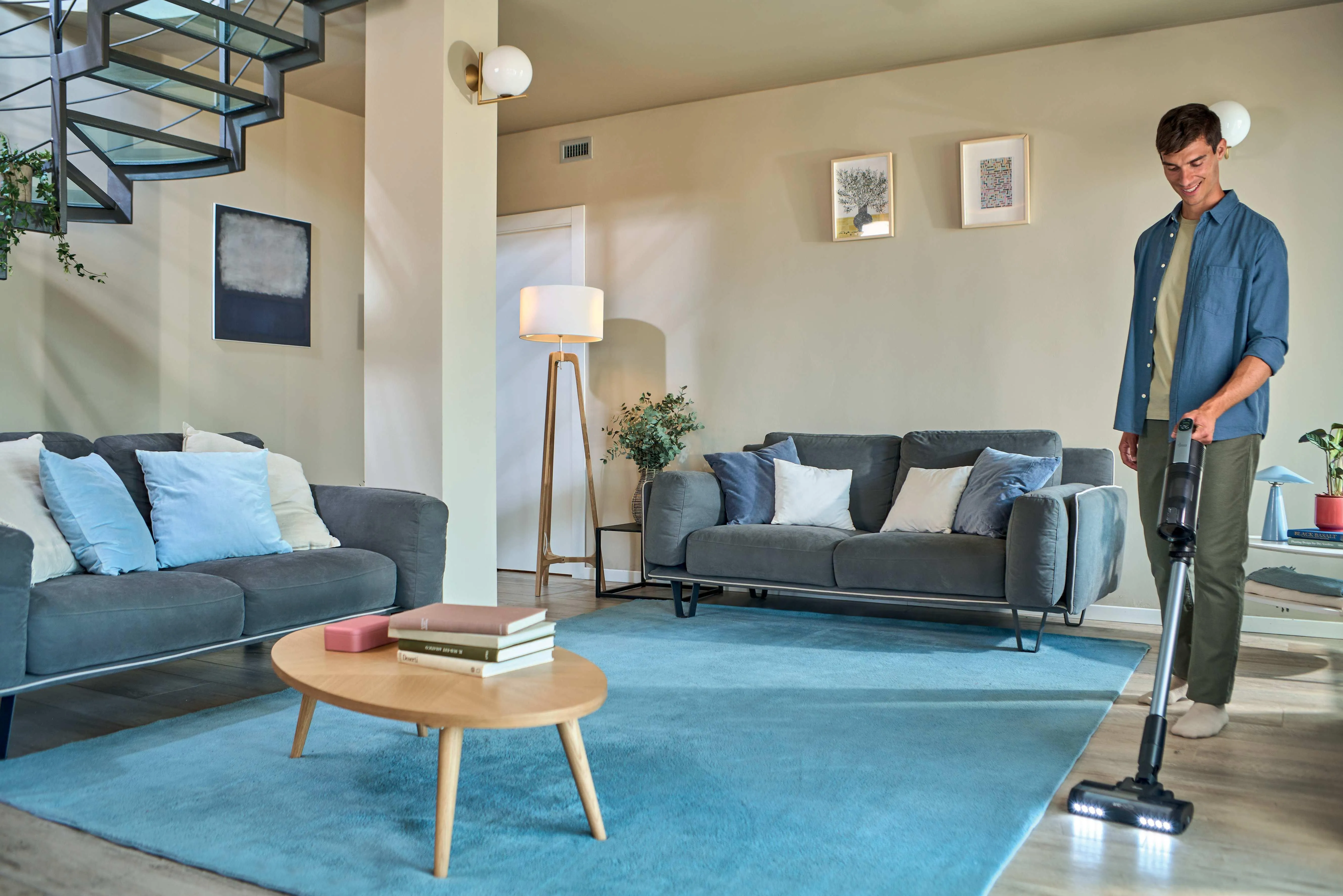 Hoover HF3 Pro Stick vacuum cleaner, Black/Silver