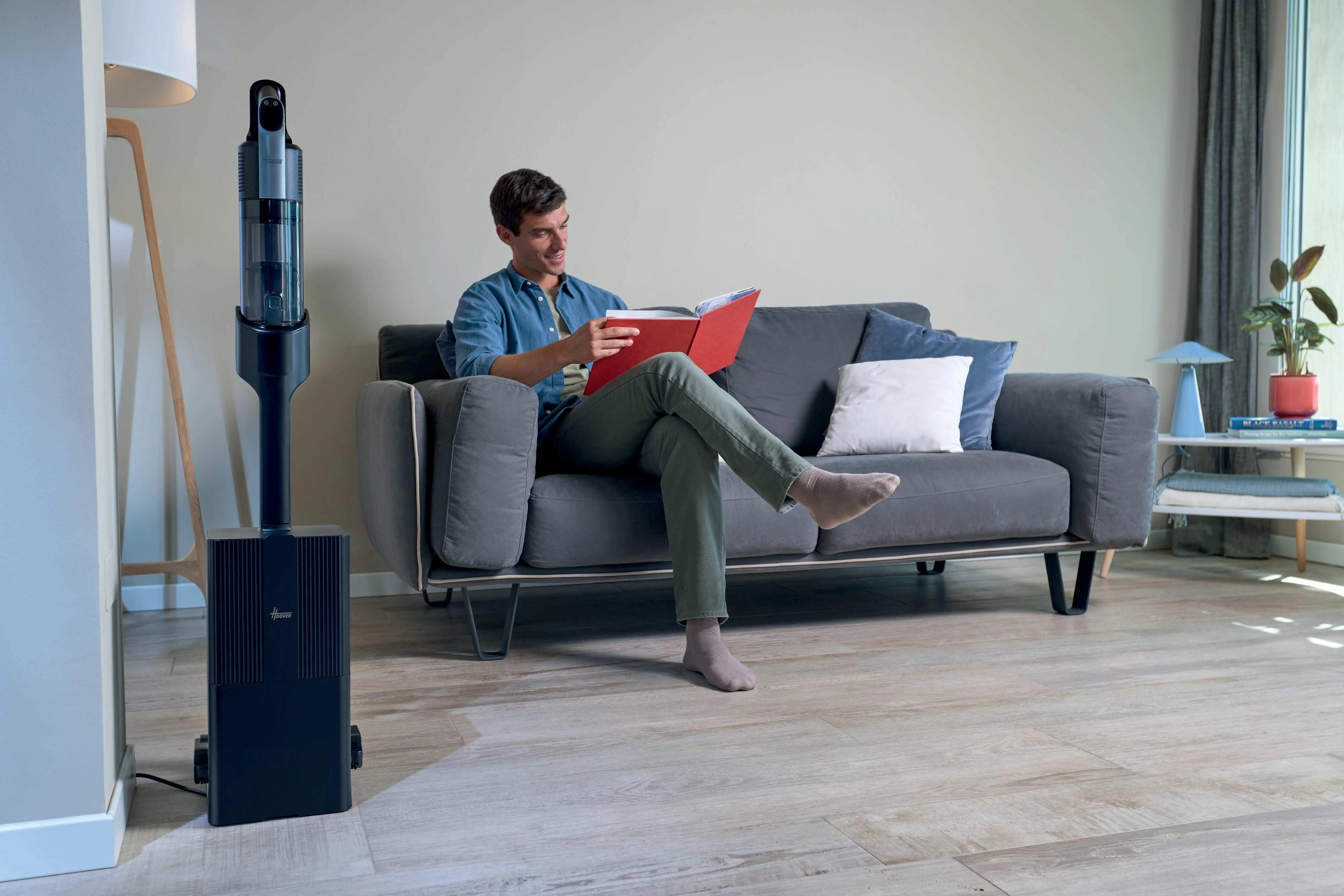 Hoover HF3 Pro Stick vacuum cleaner, Black/Silver