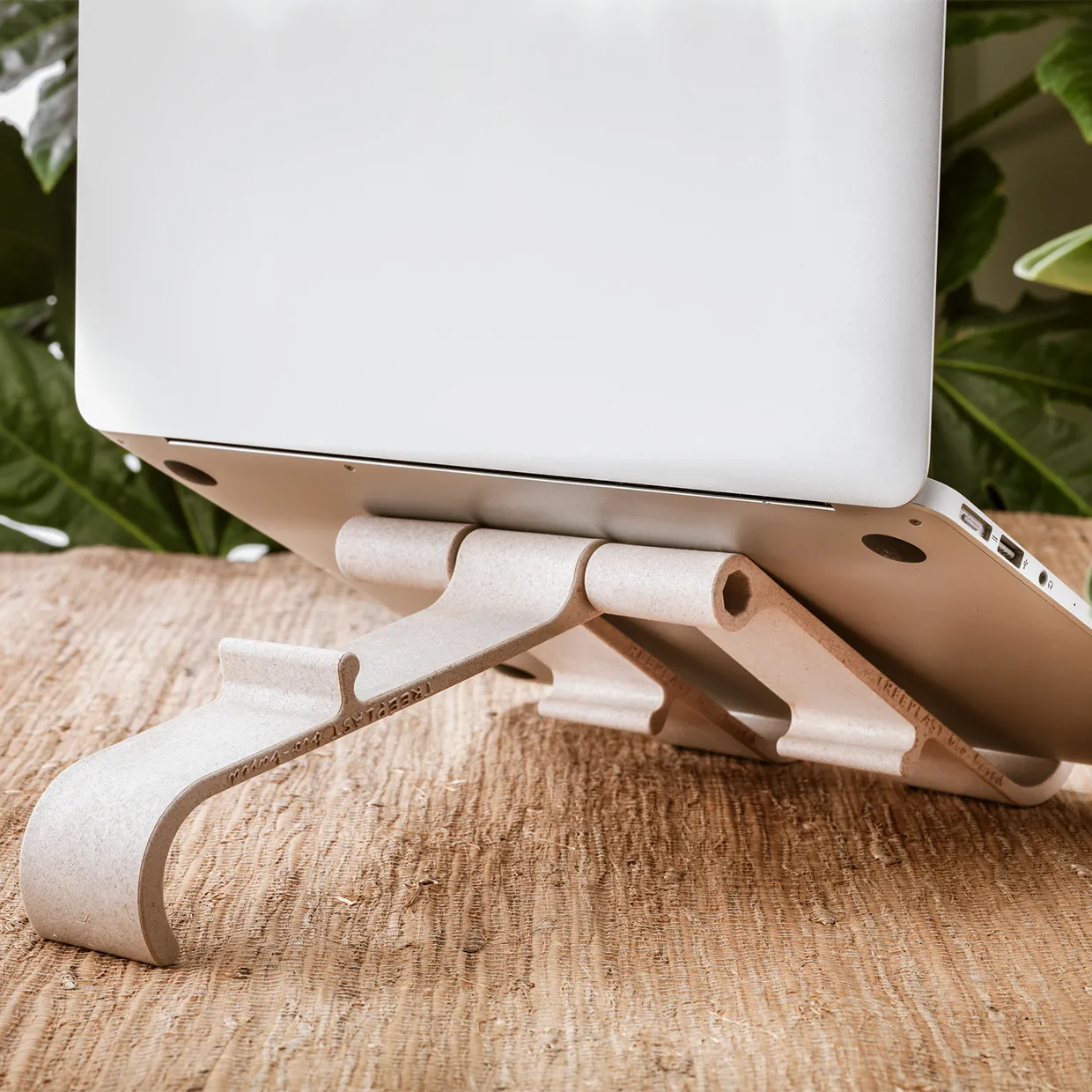 R-Go Treepod Bio-based Laptop/Tablet Stand, adjustable, white
